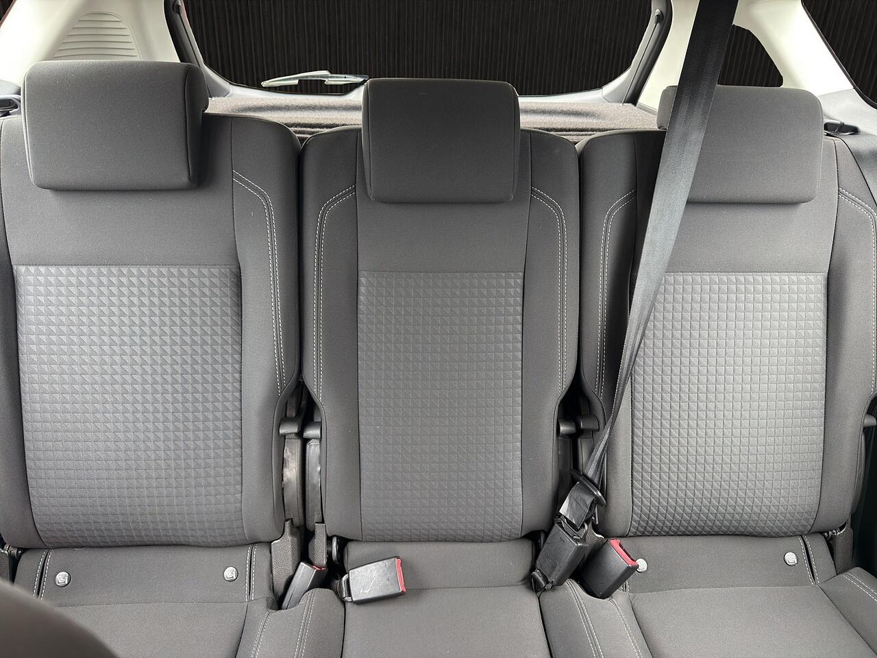 Ford C-Max view 12