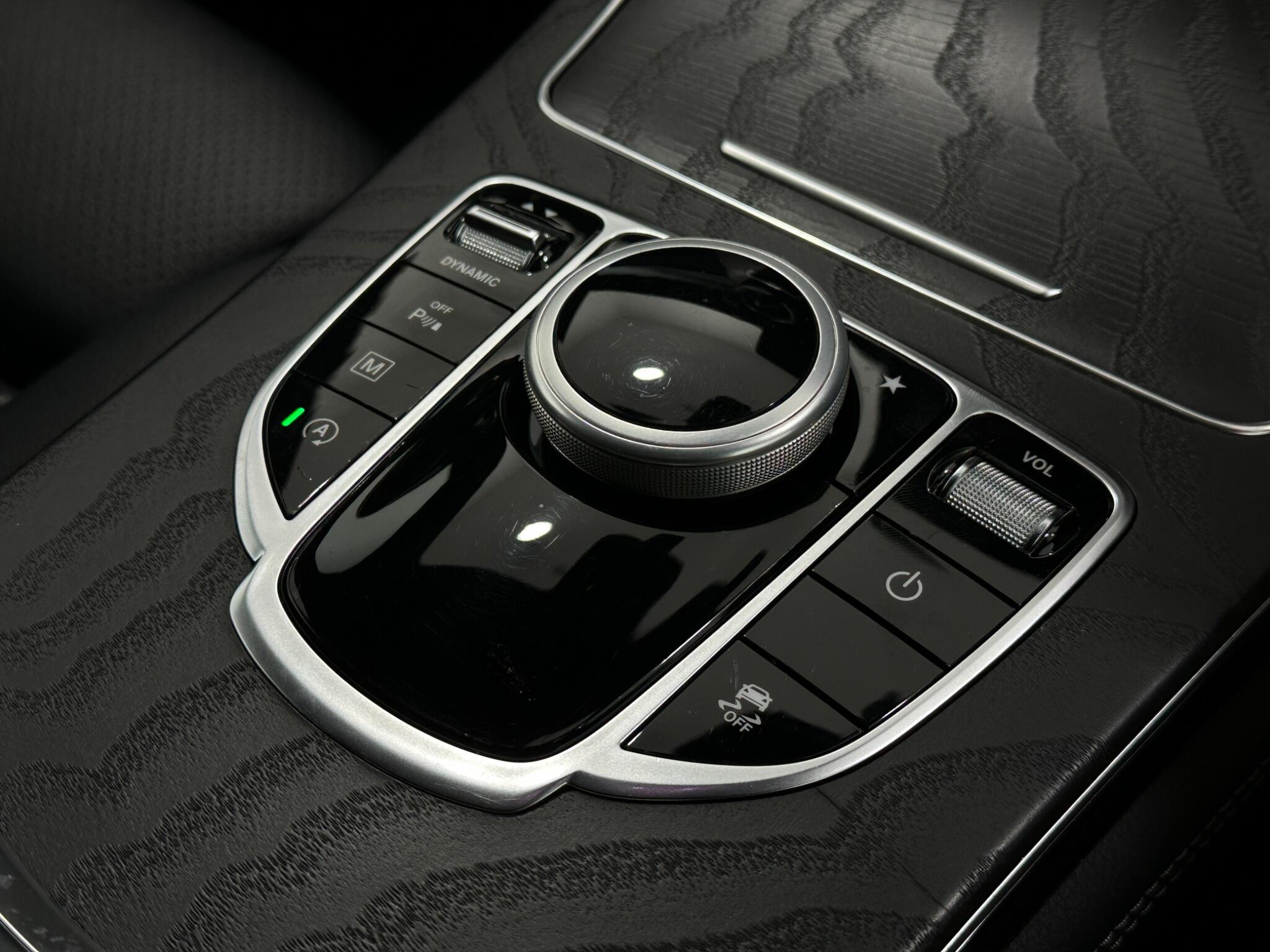 Mercedes-Benz GLC view 22