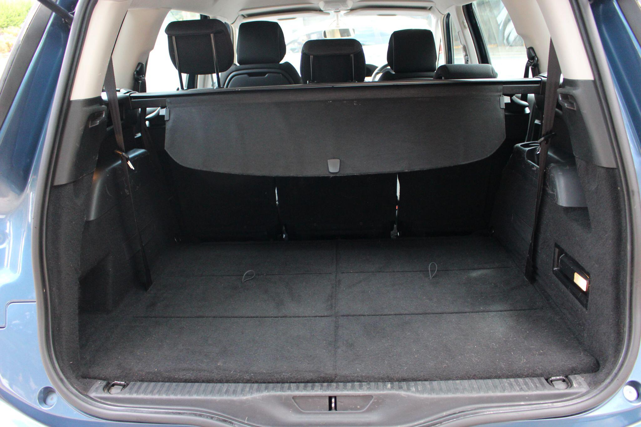 Citroen Grand C4 Picasso view 23