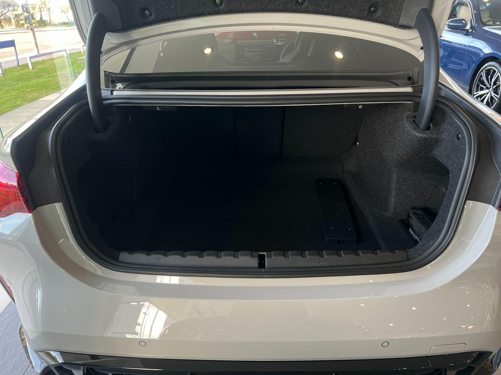BMW M4 view 28