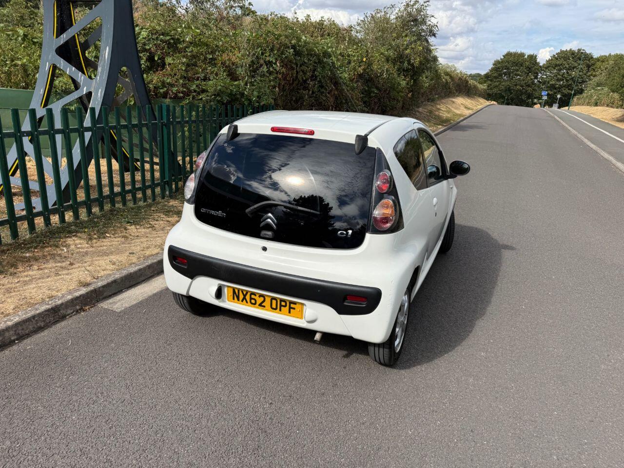 Citroen C1 view 11