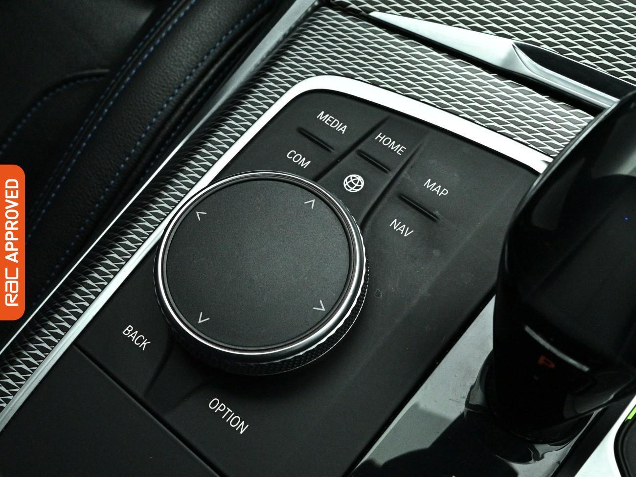 BMW 3 Series view 19