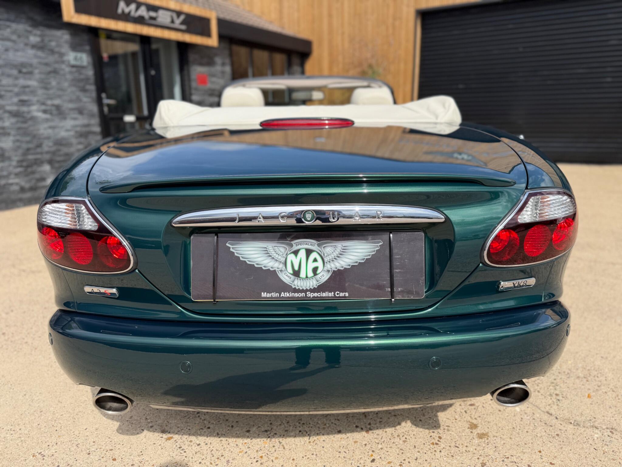 Jaguar XK8 view 29