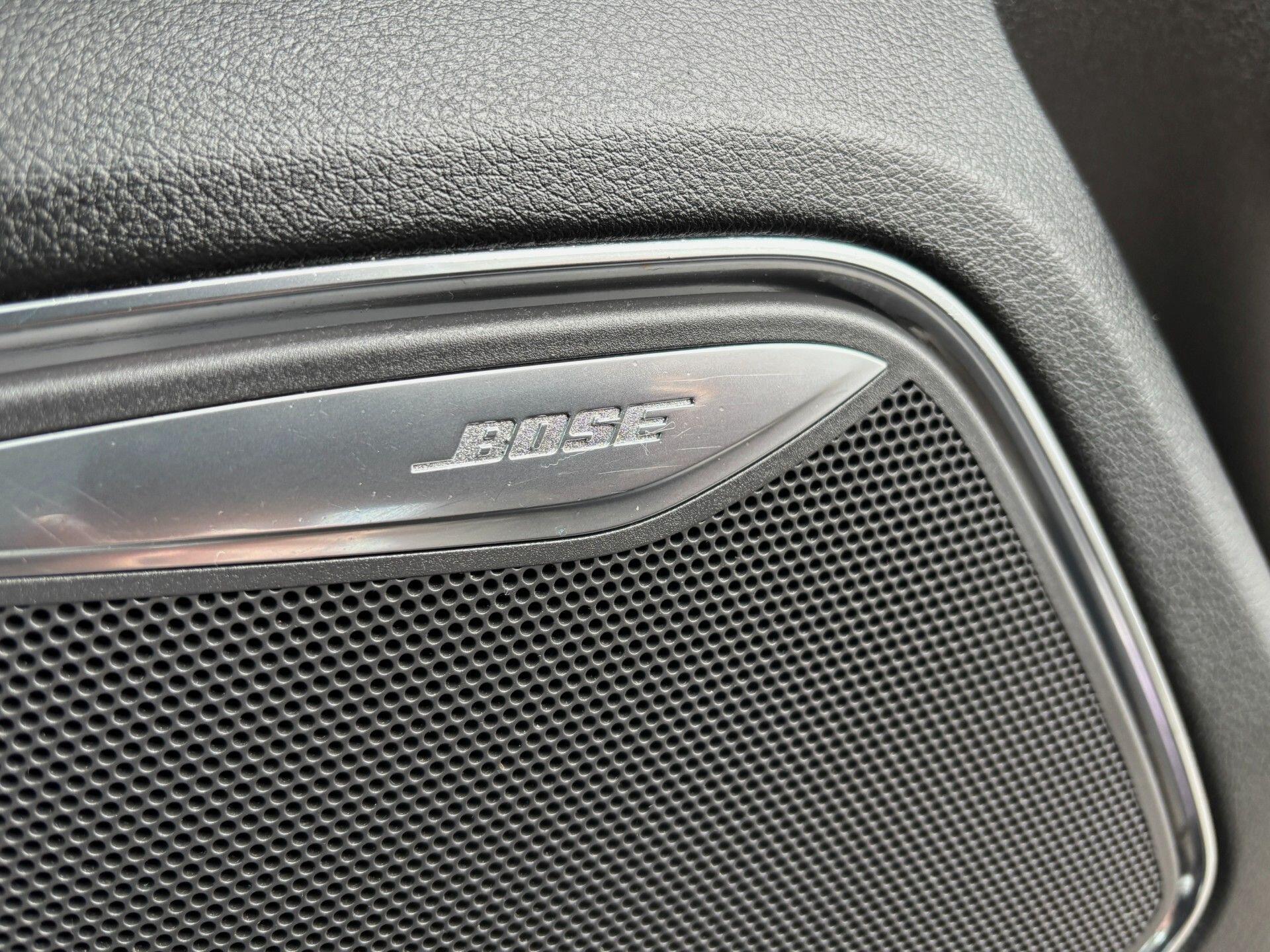 Audi Q3 view 12