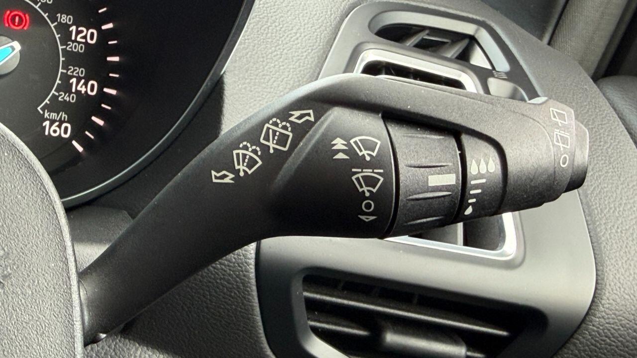 Ford Kuga view 32