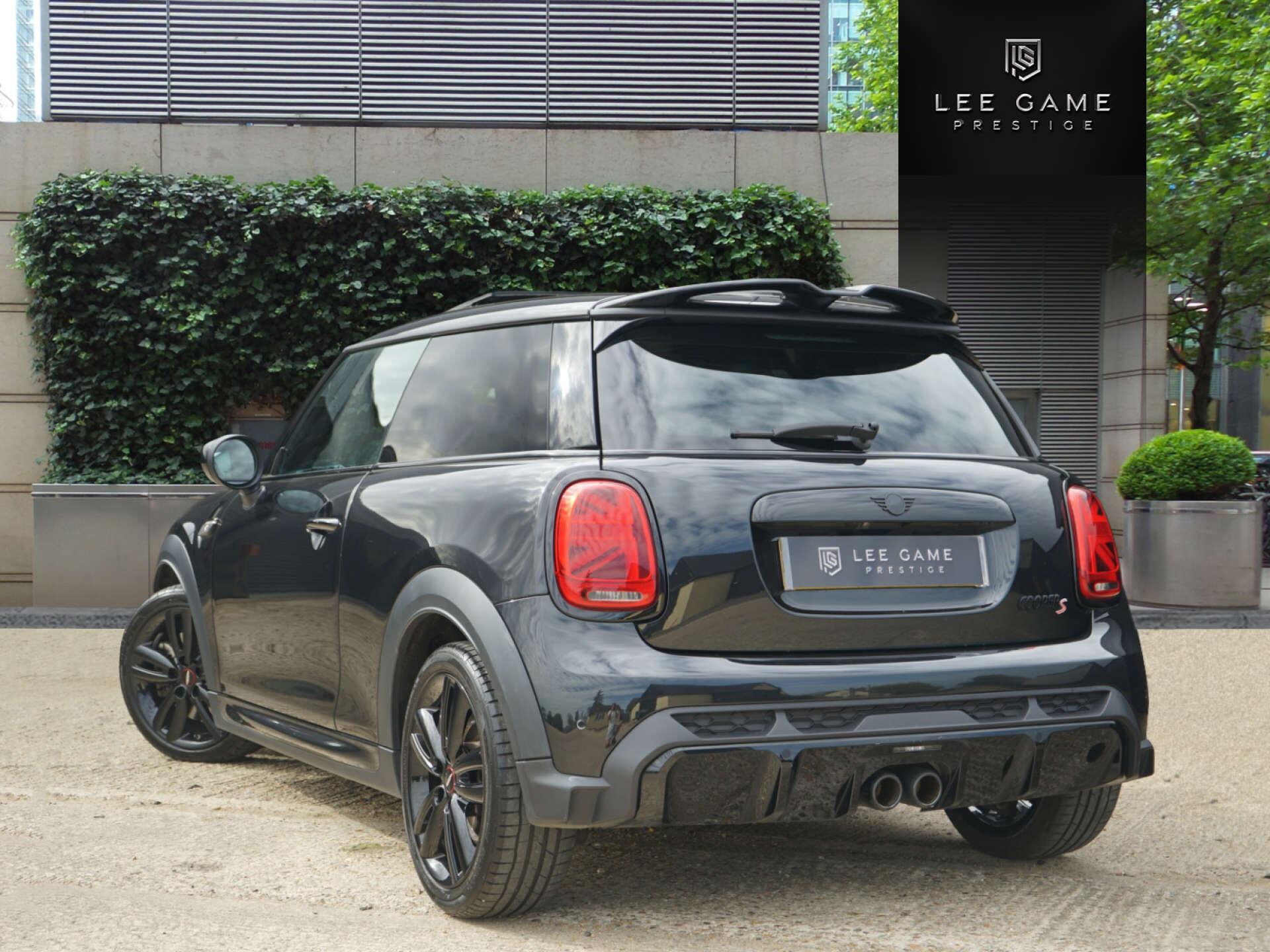Mini Hatch view 28
