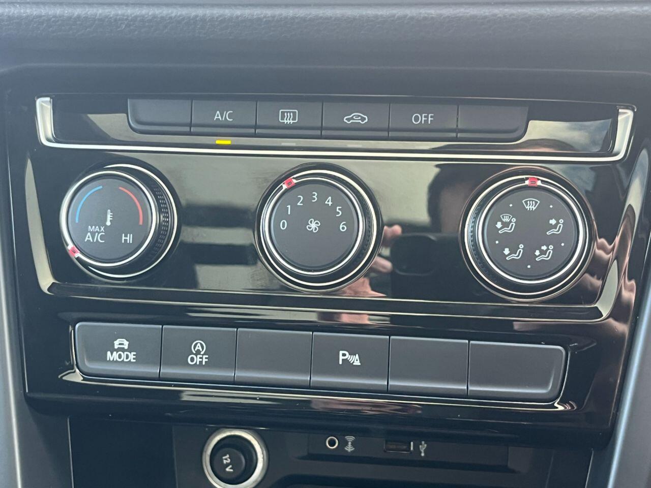 Volkswagen Touran view 21