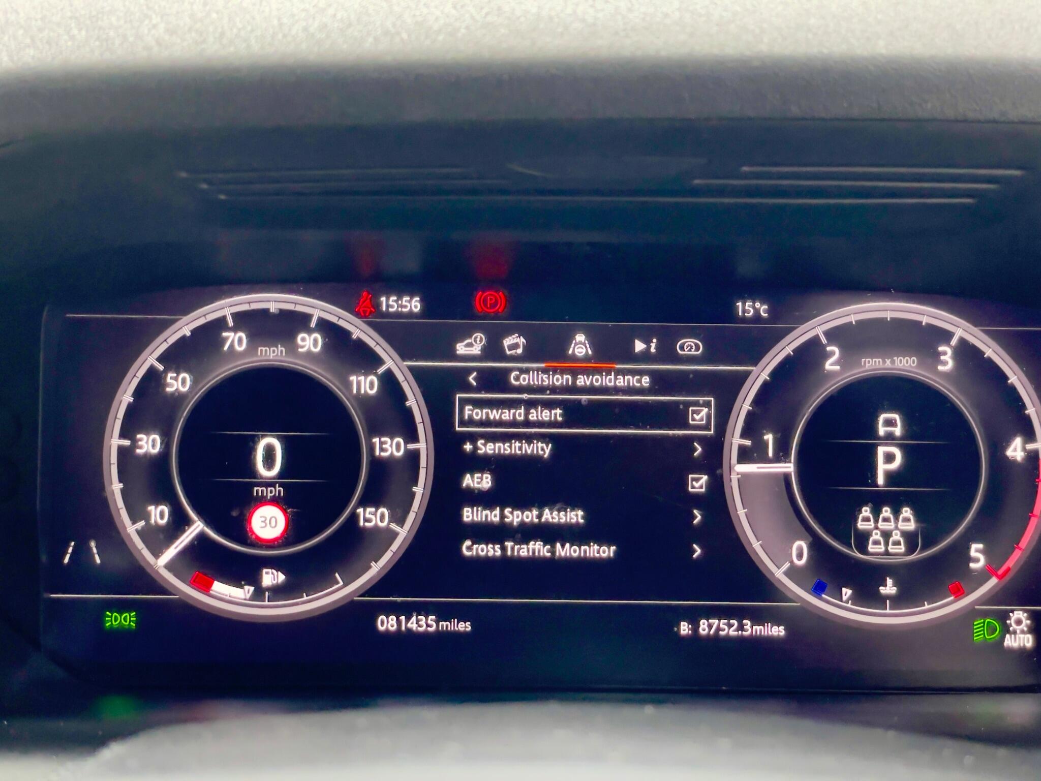 Land Rover Discovery Sport view 57