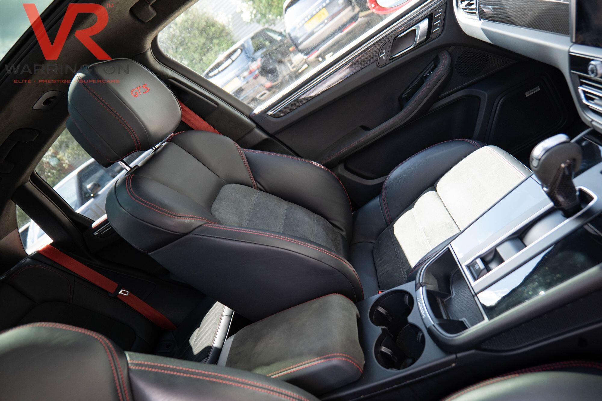 Porsche Macan view 4
