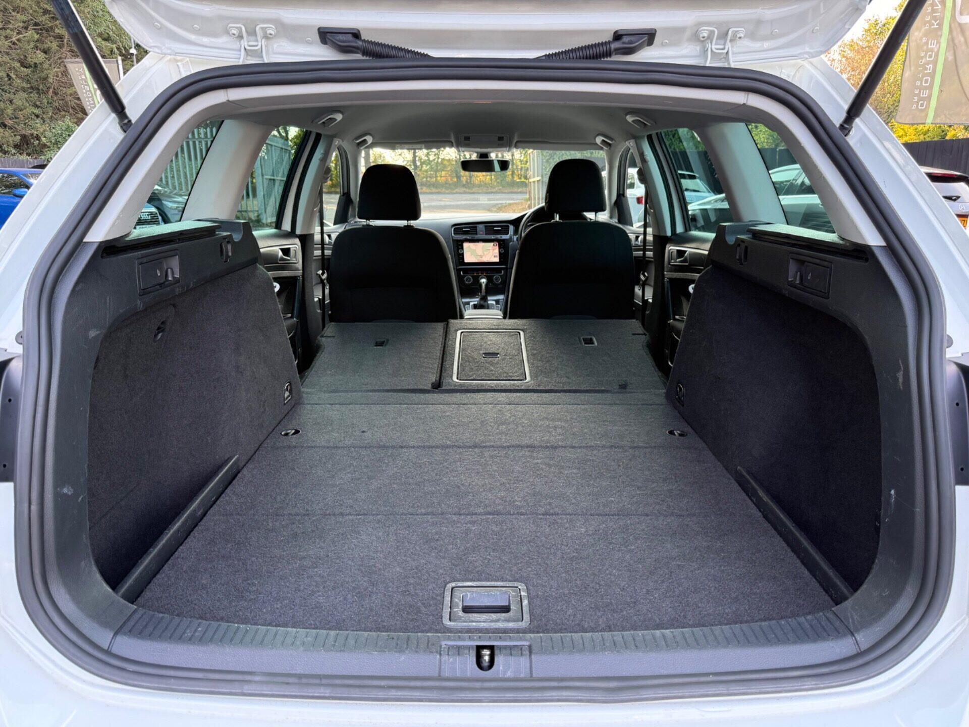 Volkswagen Golf view 53