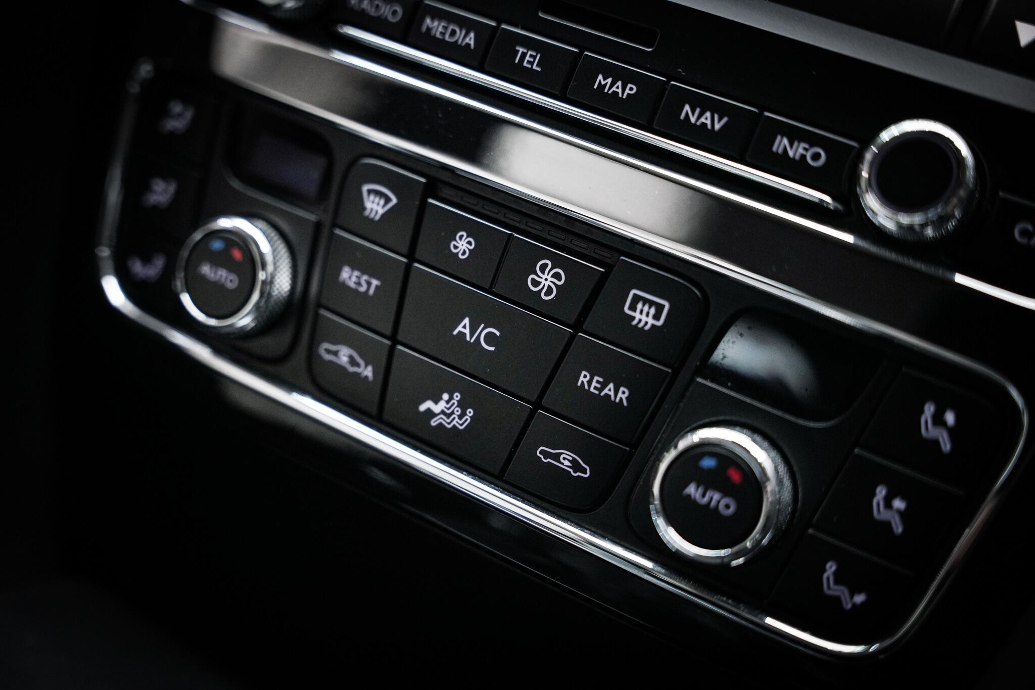 Bentley Flying Spur view 45