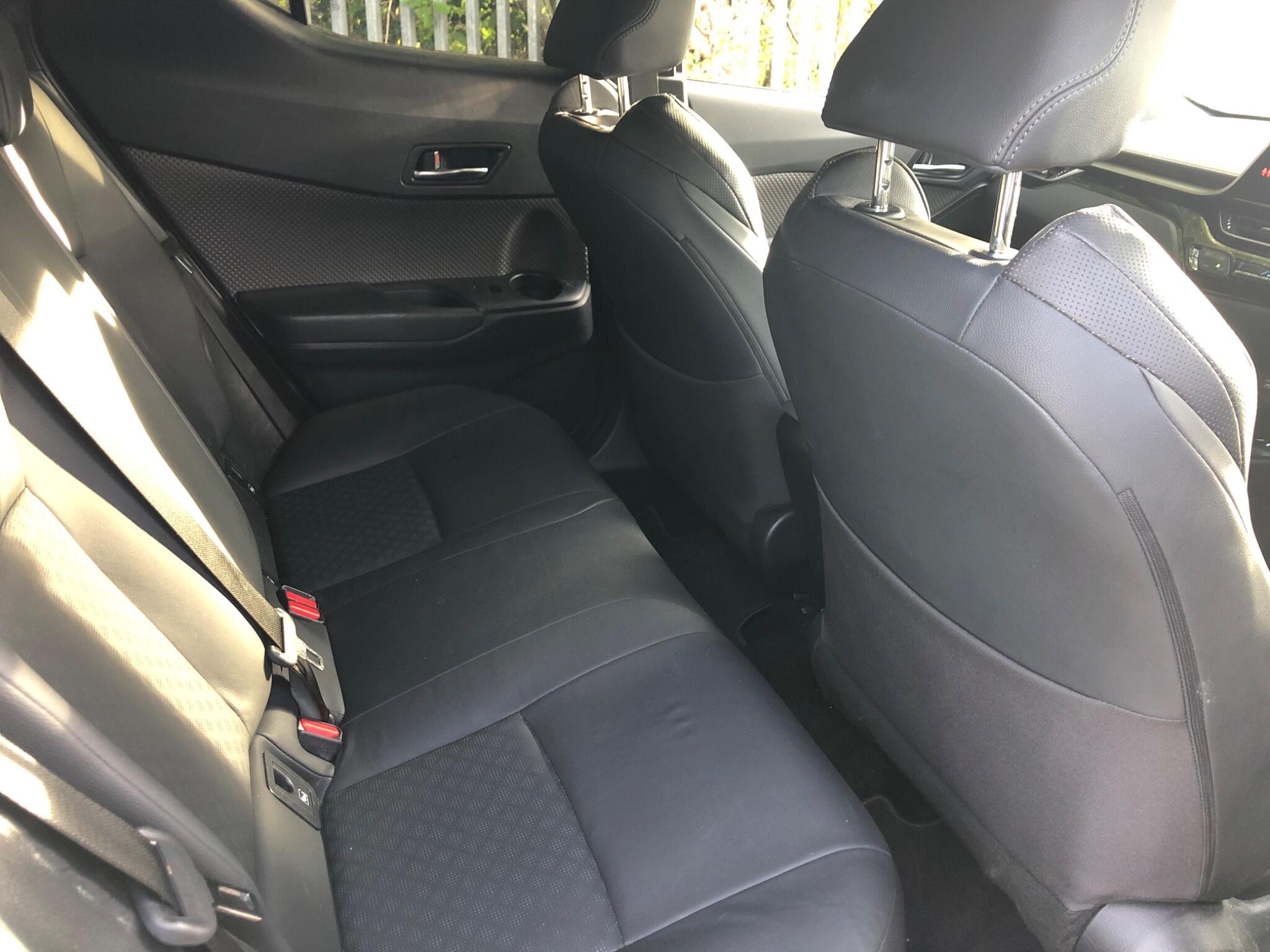 Toyota C-HR view 16