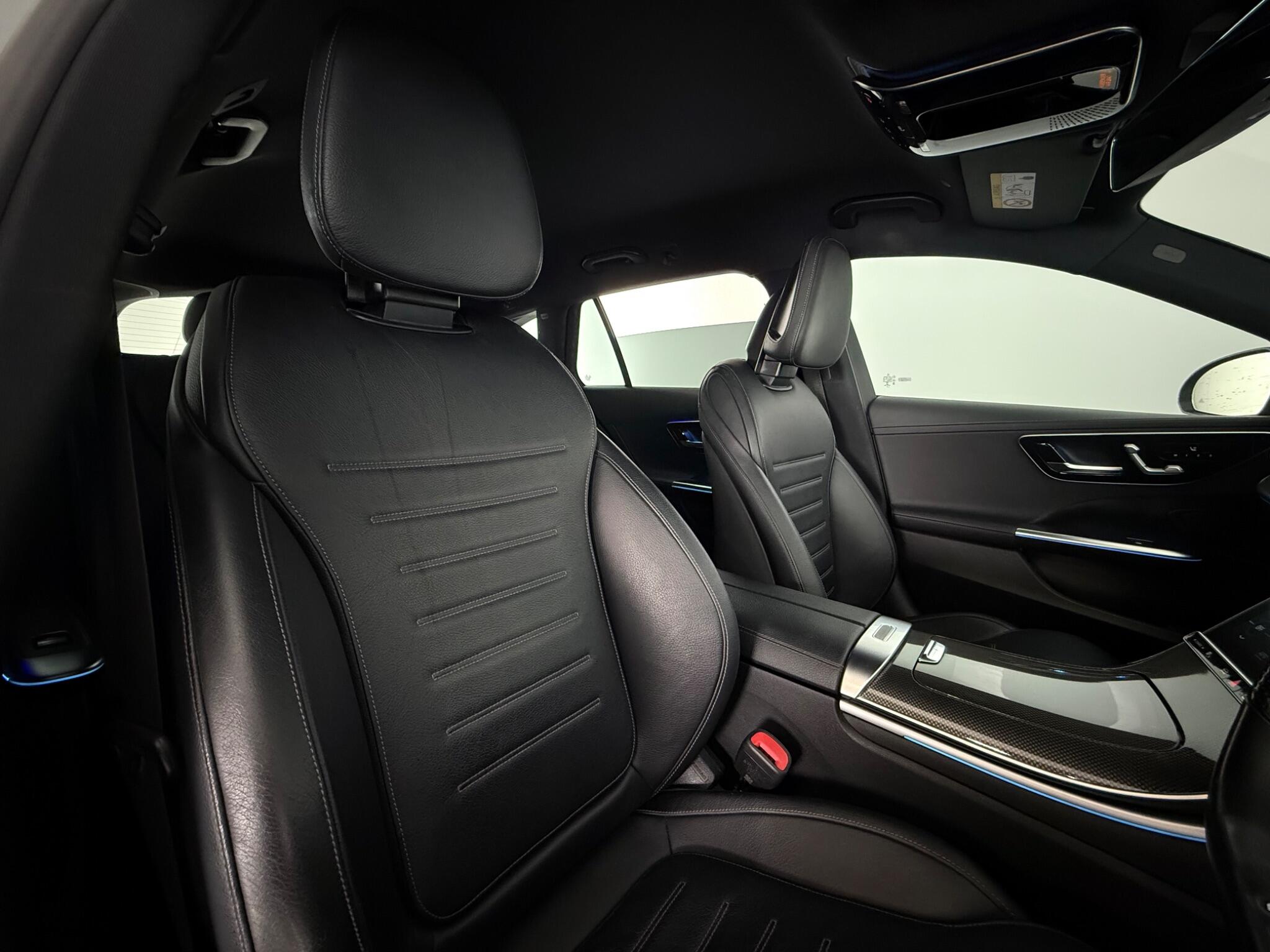 Mercedes-Benz C-Class view 31