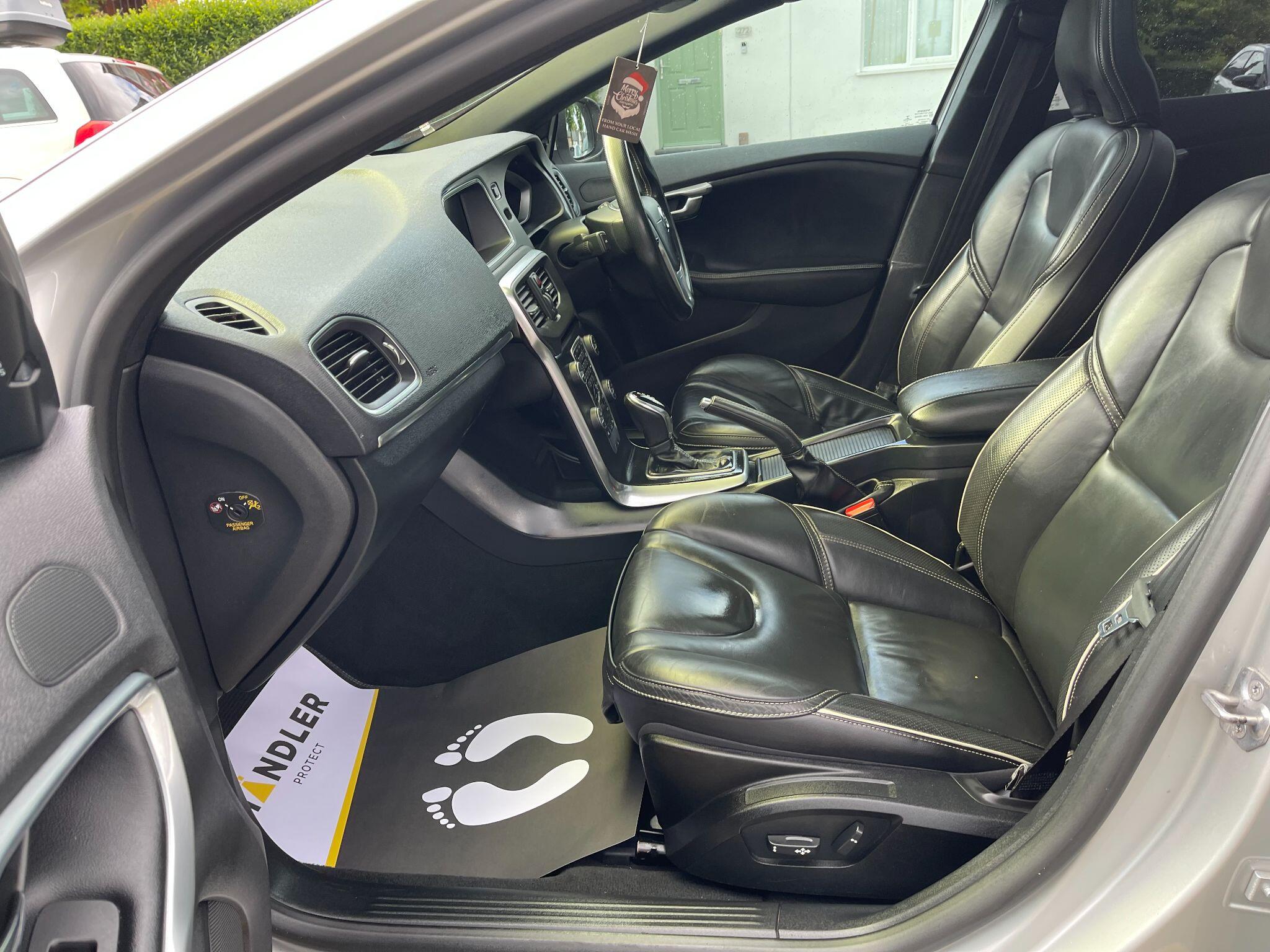 Volvo V40 view 34