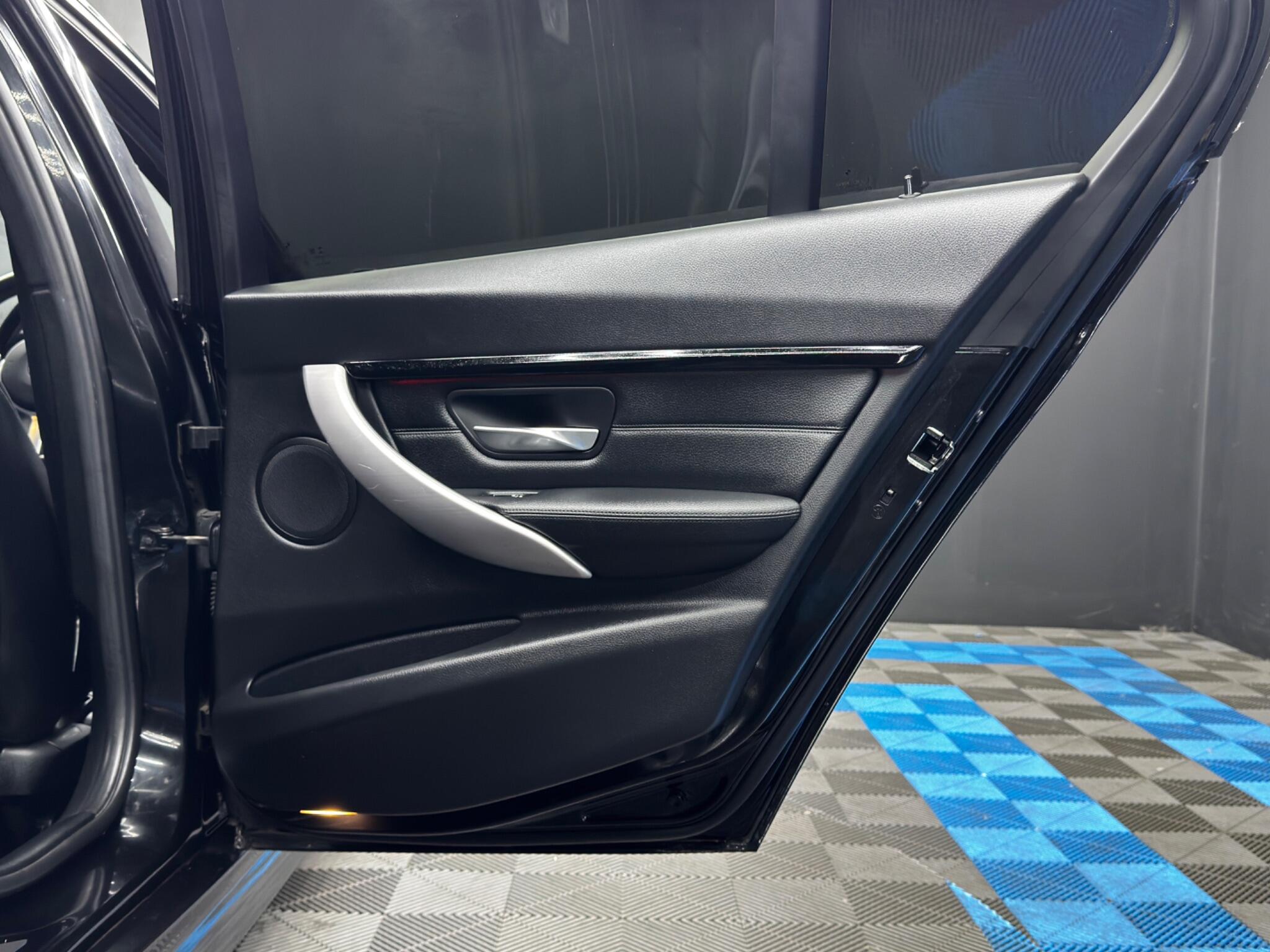 BMW 3 Series view 43