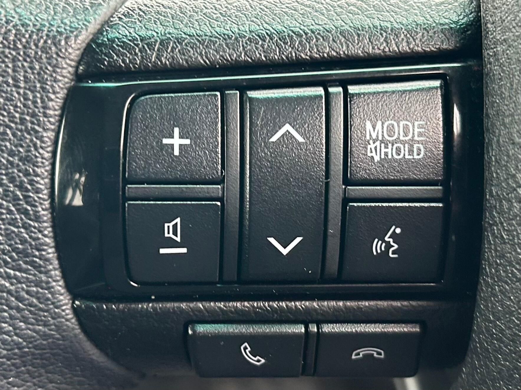 Toyota Hilux view 34