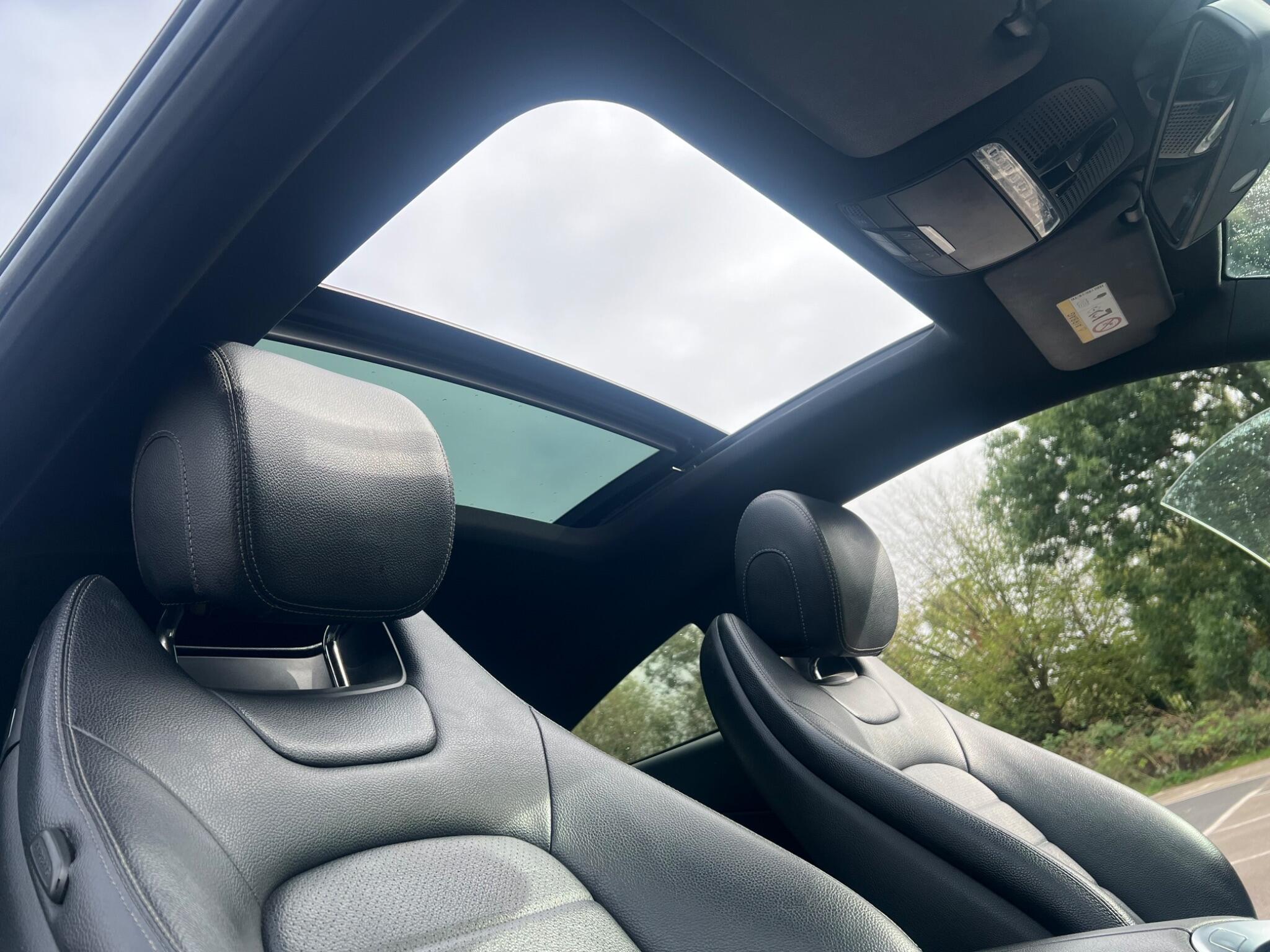 Mercedes-Benz C-Class view 19