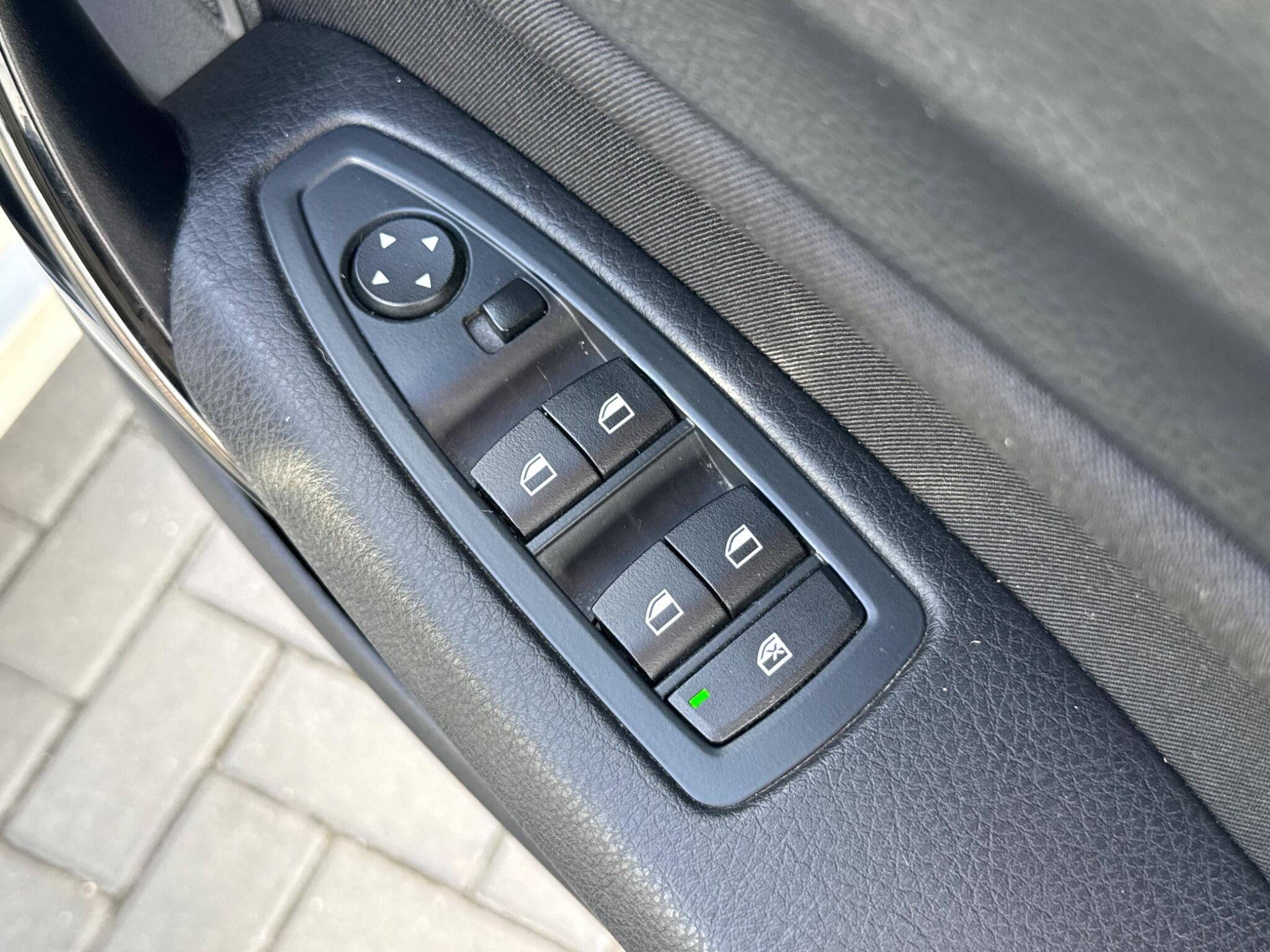 BMW 1 Series view 38
