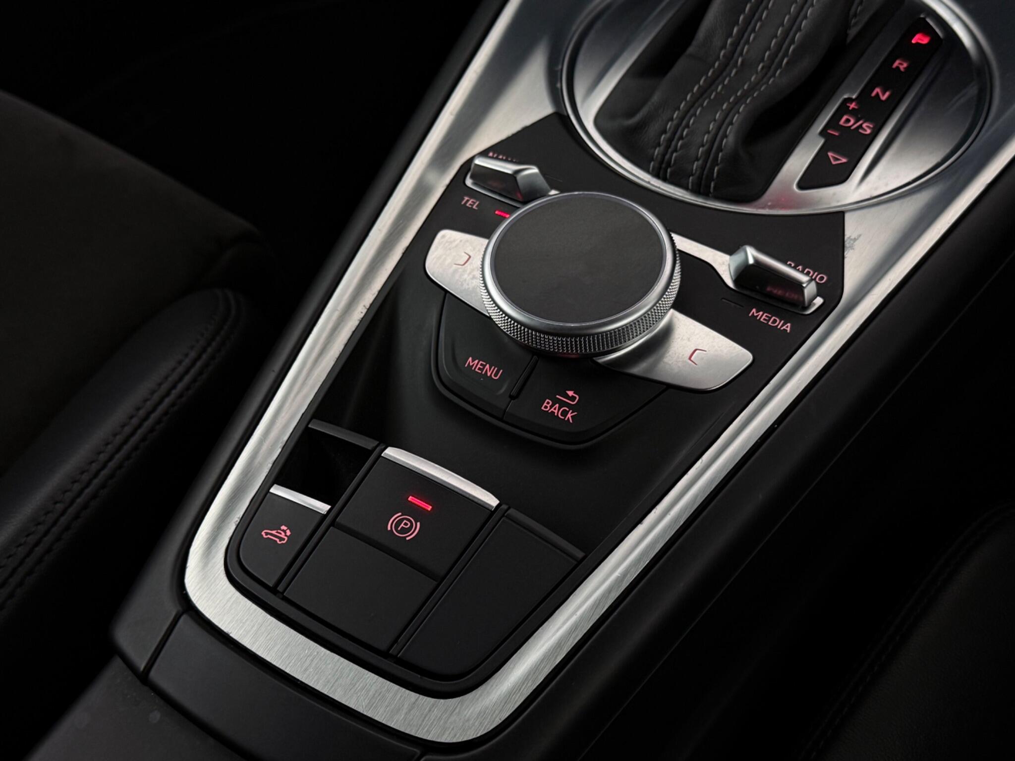 Audi TT view 22