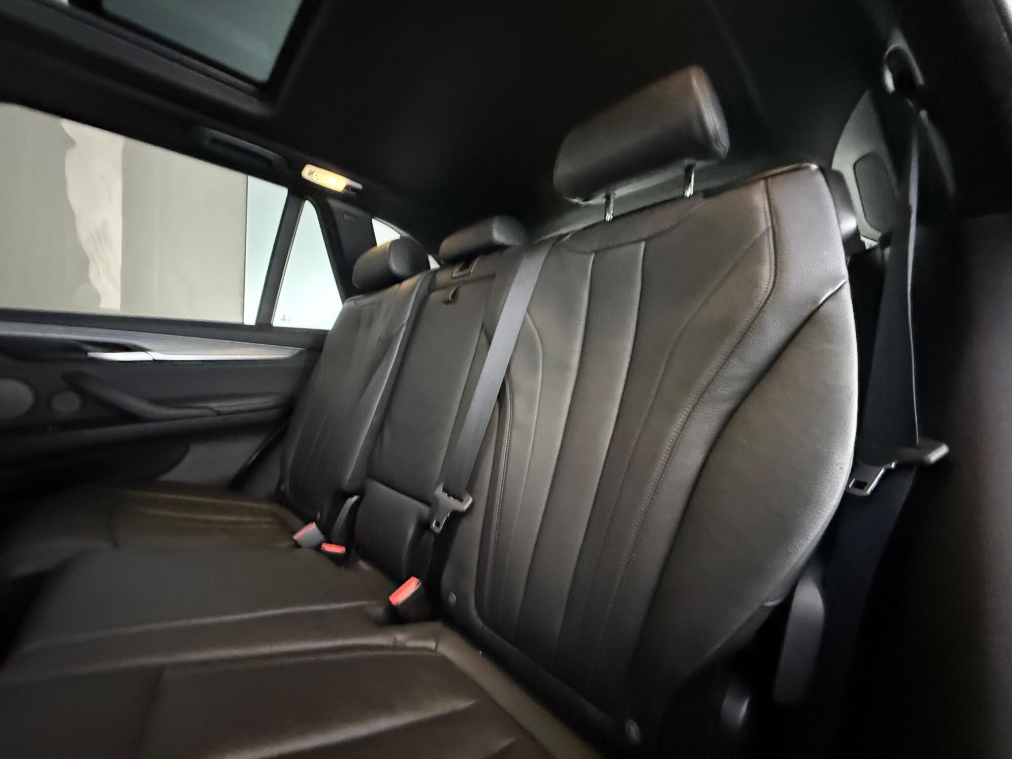 BMW X5 view 34
