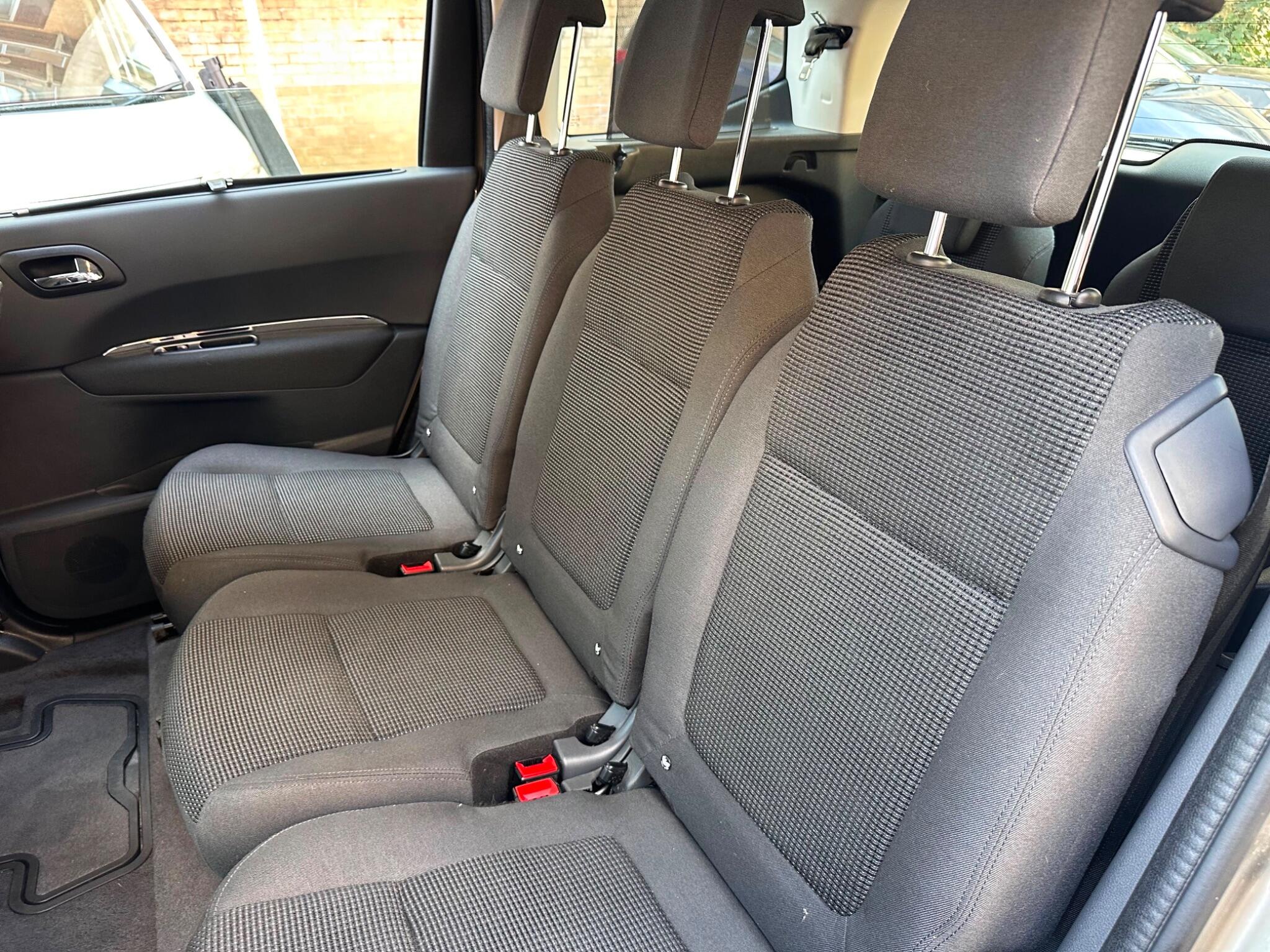 Peugeot 5008 view 26