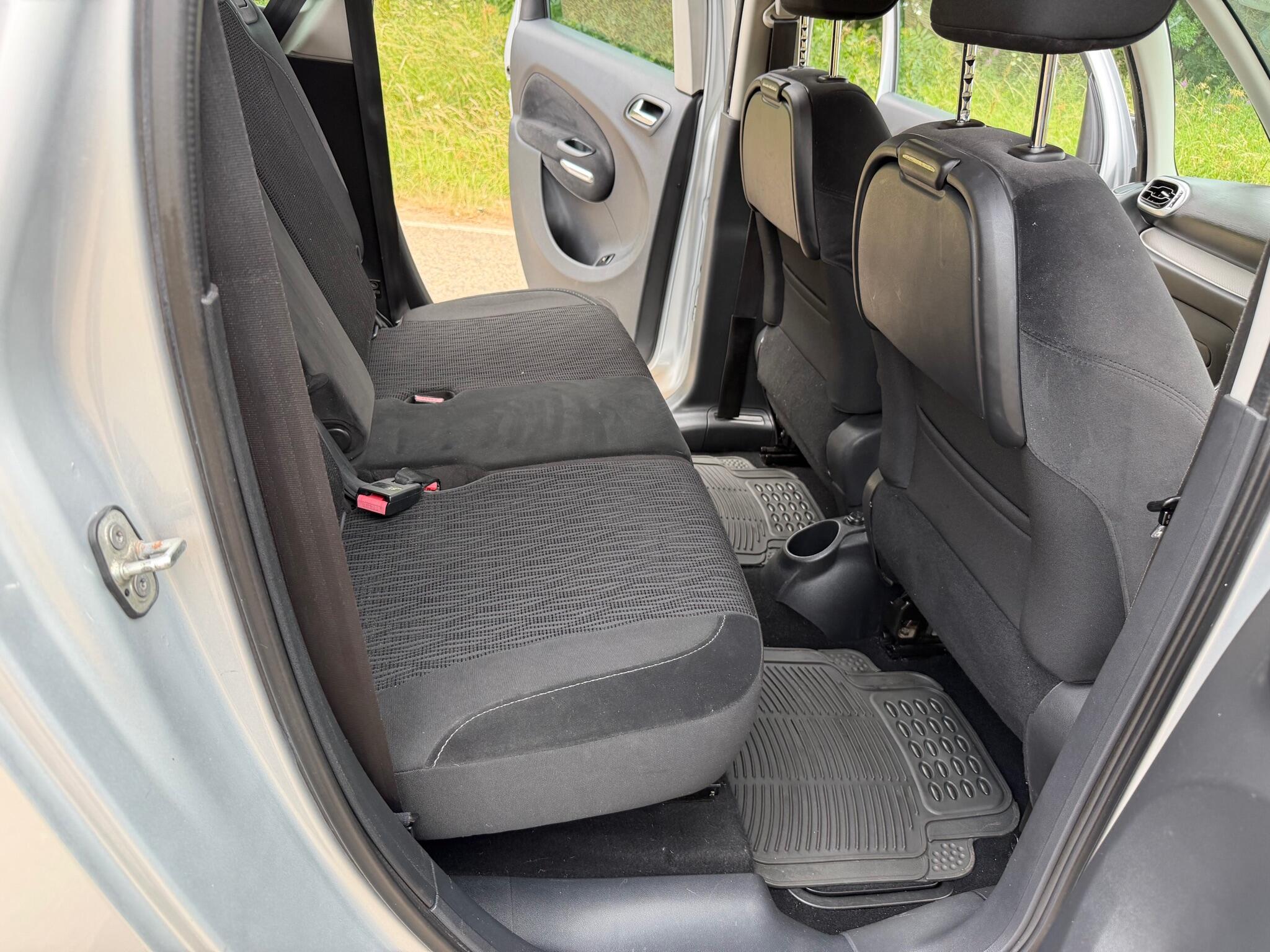 Citroen C3 Picasso view 10
