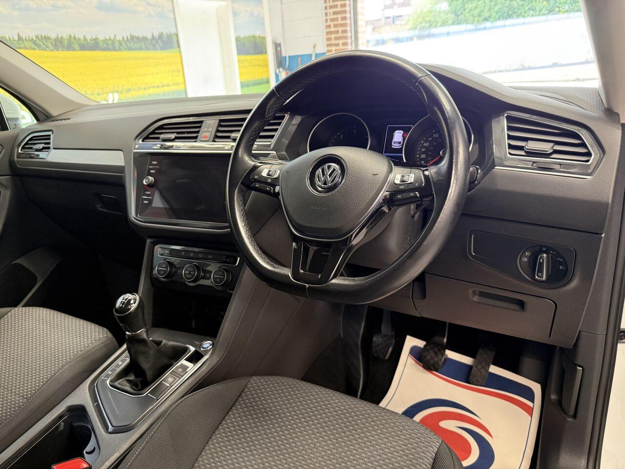 Volkswagen Tiguan Allspace view 10