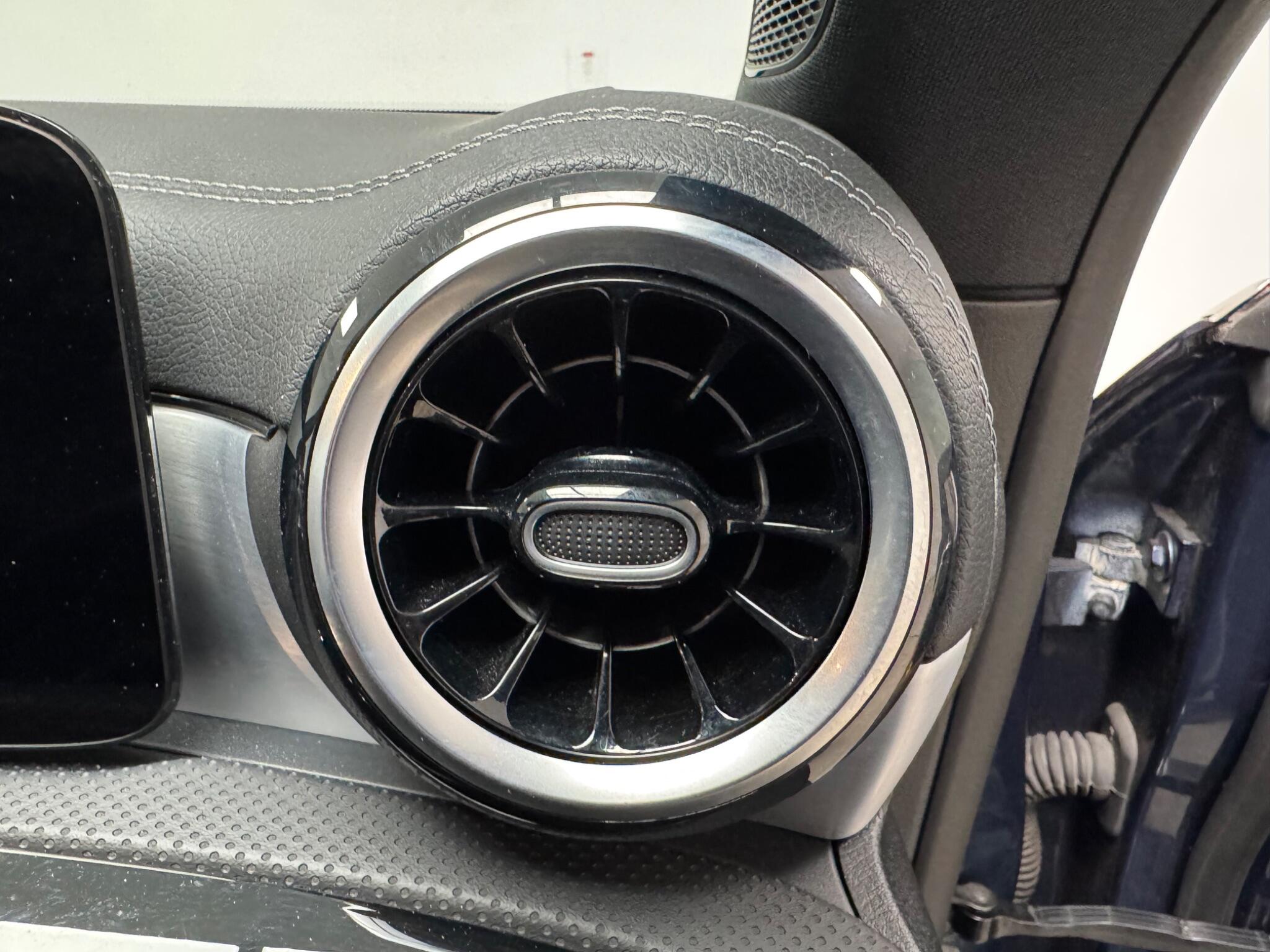 Mercedes-Benz Cla view 28