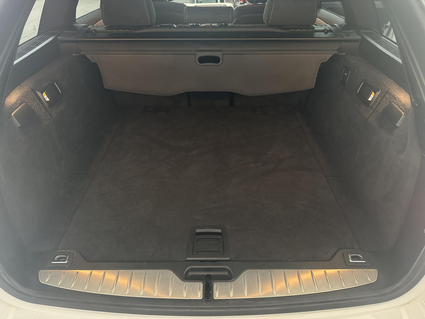 BMW 5 Series view 72