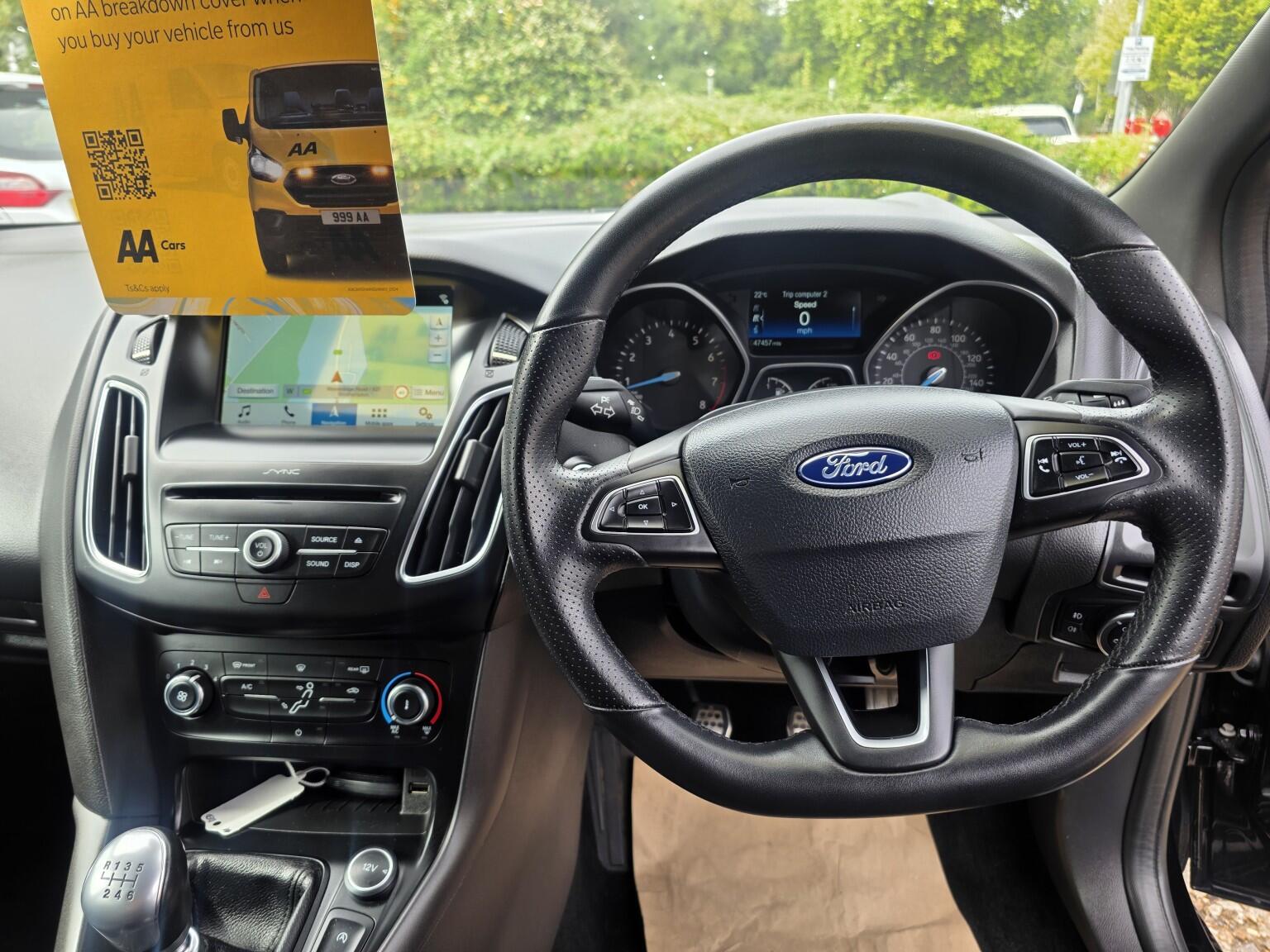 Ford Focus view 14