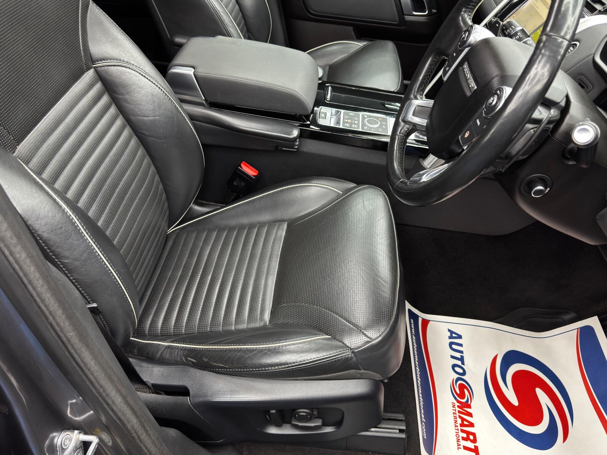 Land Rover Discovery view 13