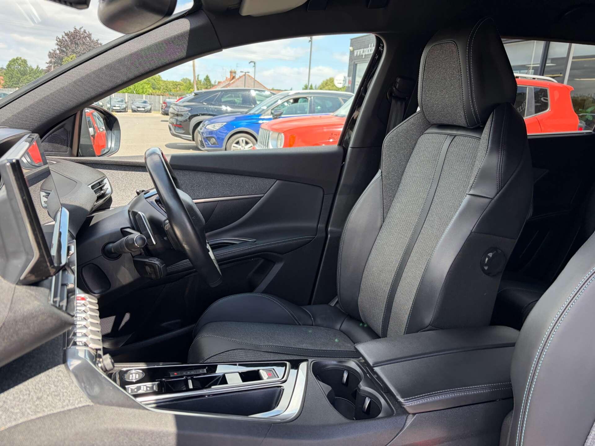 Peugeot 5008 view 18
