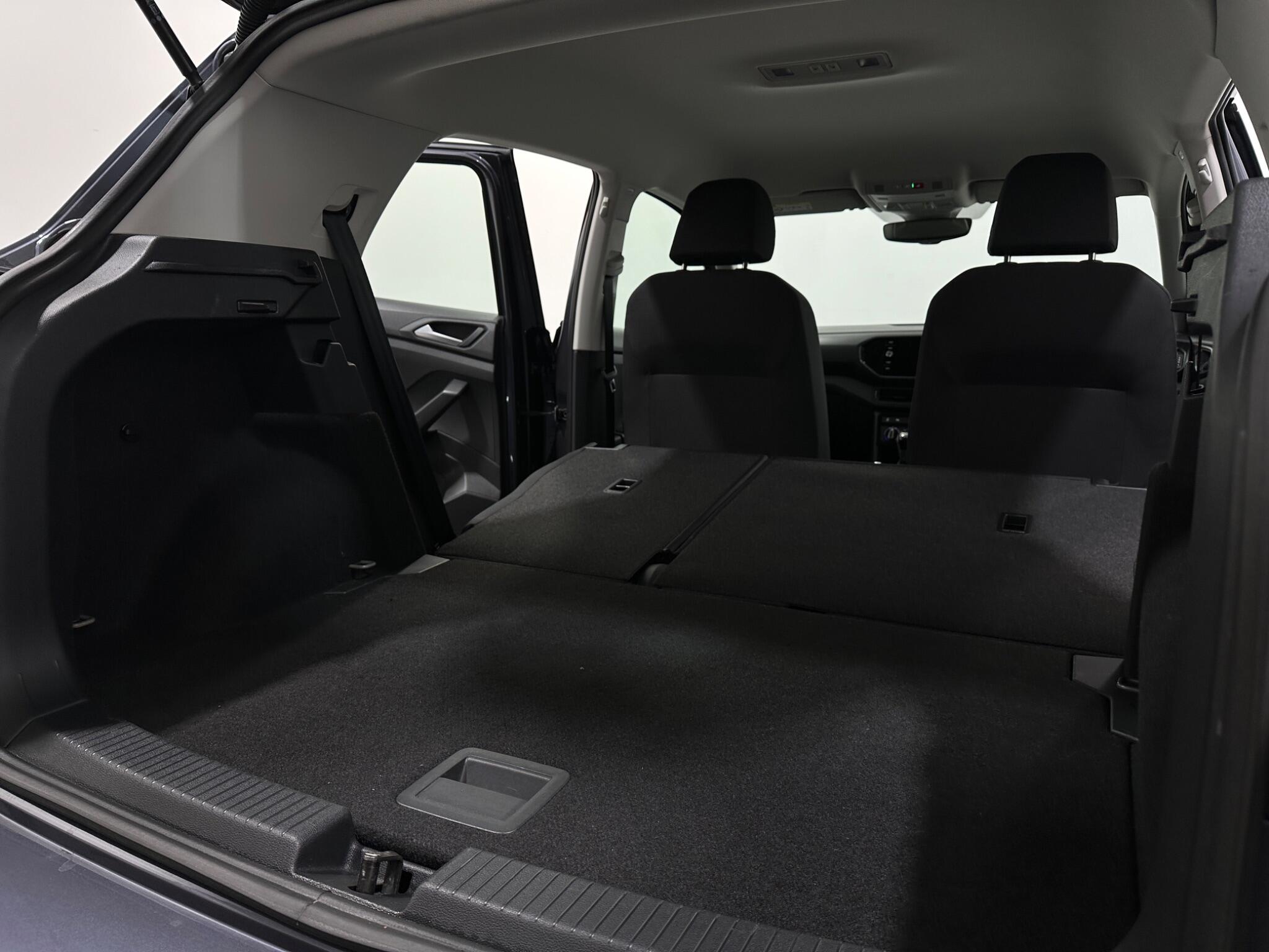 Volkswagen T-Cross view 42