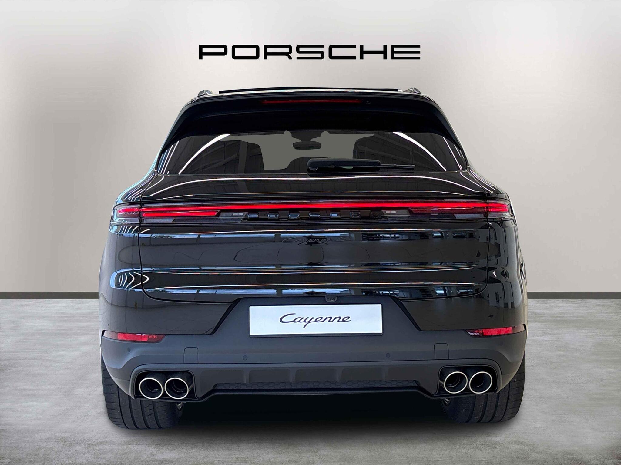 Porsche Cayenne view 6