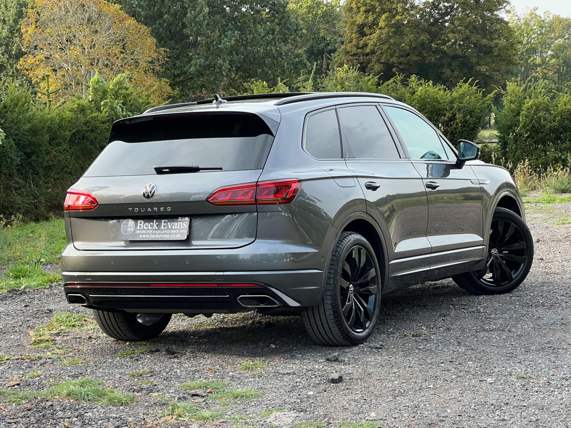 Volkswagen Touareg view 25