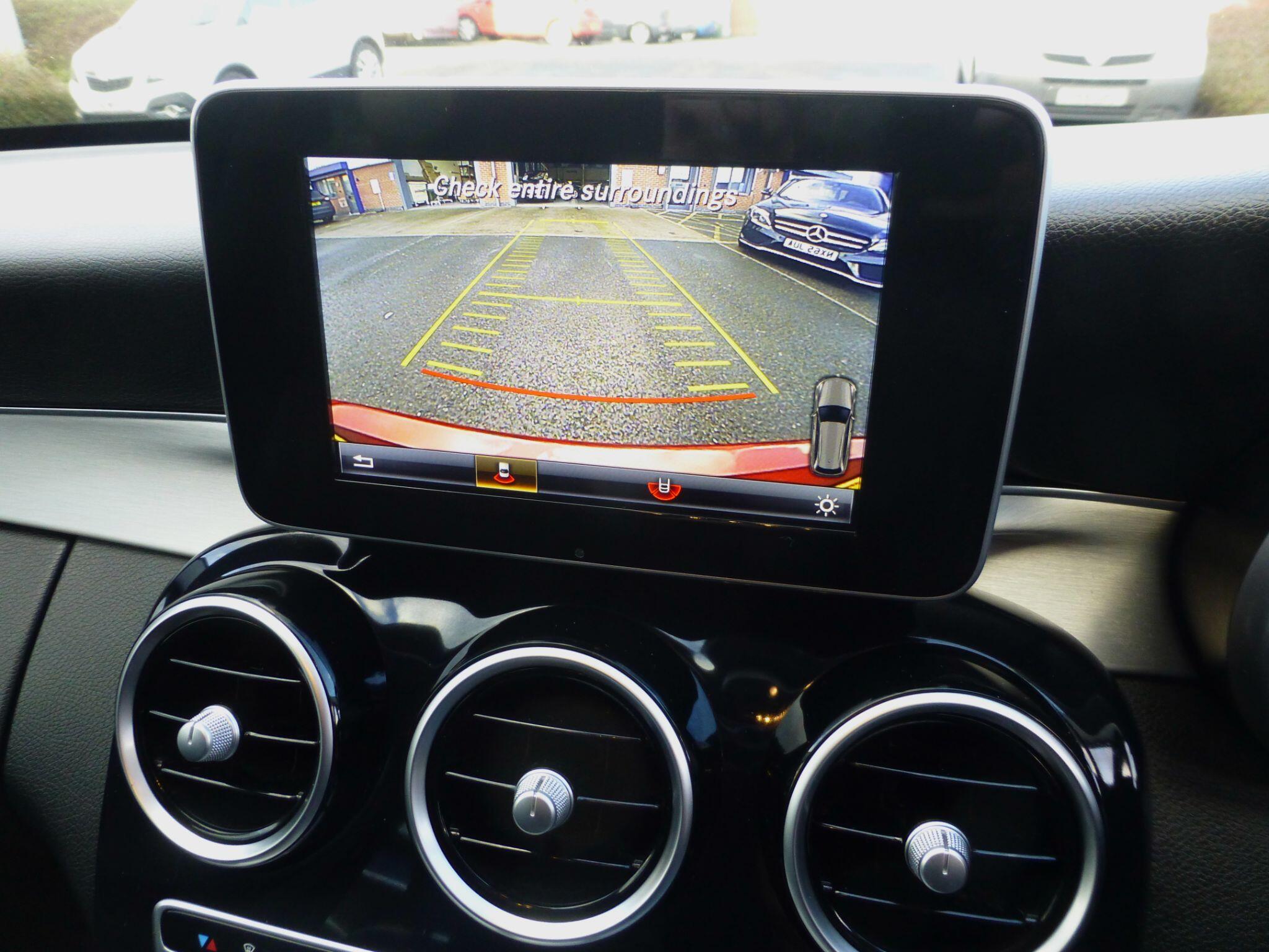 Mercedes-Benz C-Class view 11