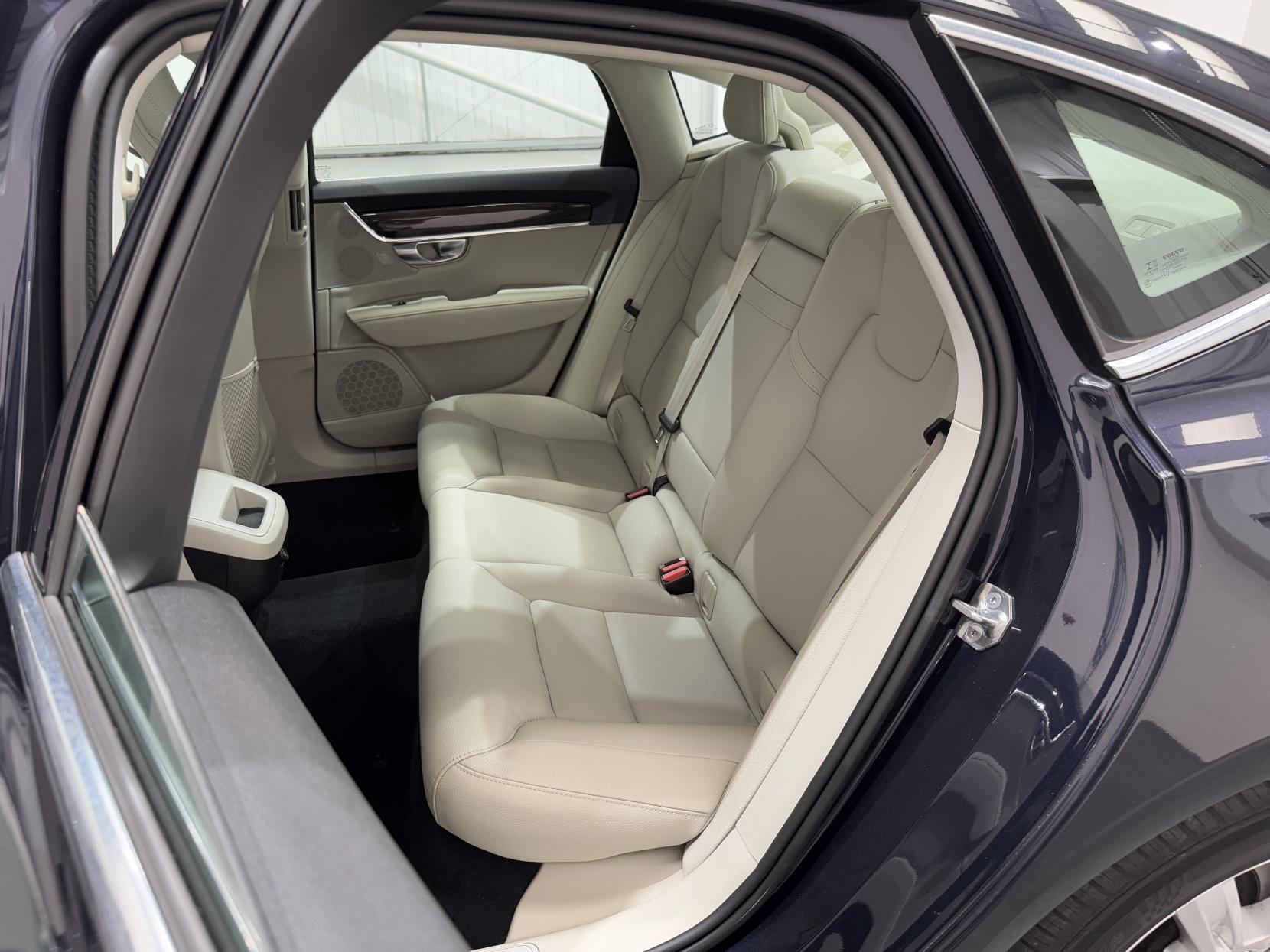 Volvo S90 view 50