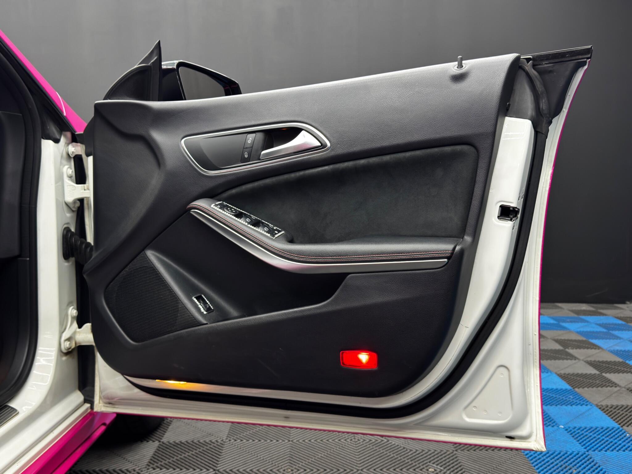 Mercedes-Benz Cla view 33