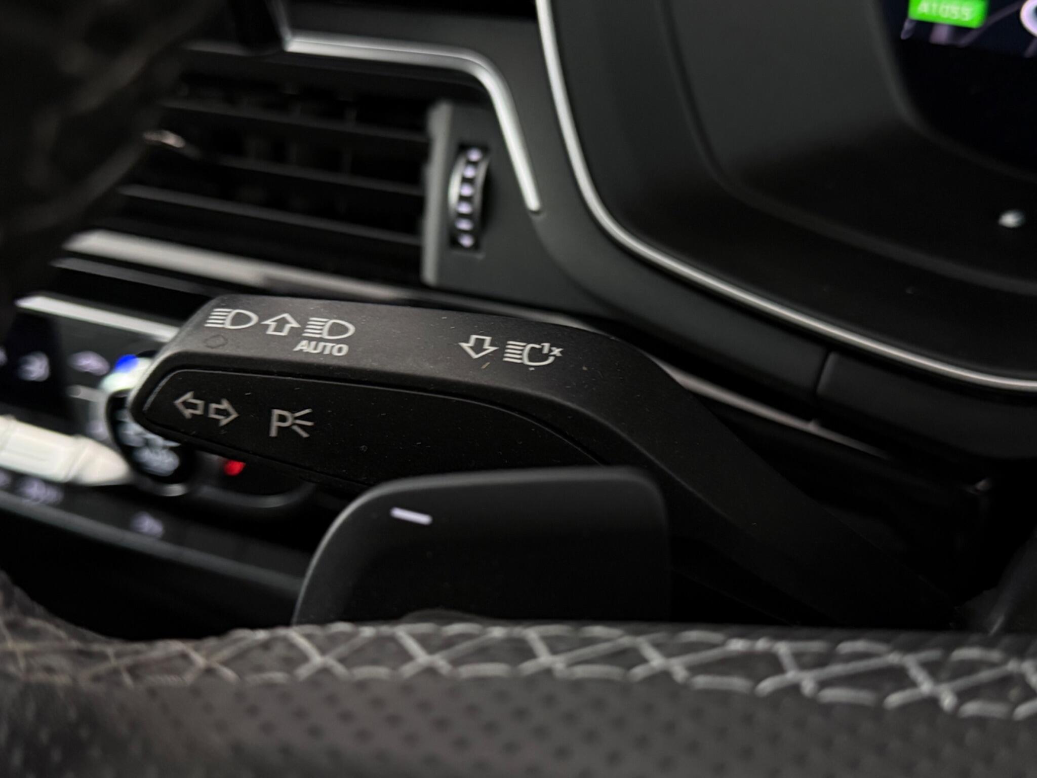 Audi A4 view 16