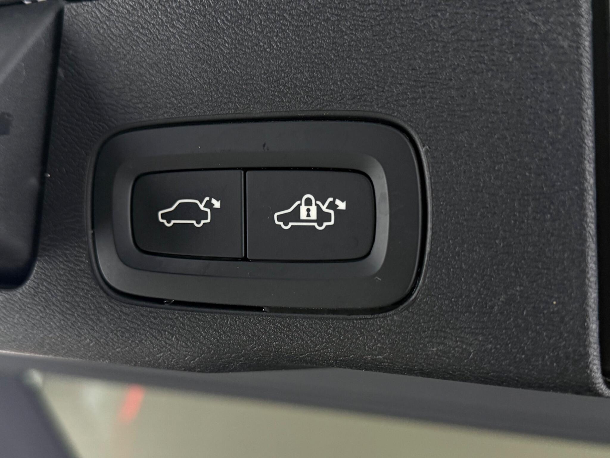 Volvo XC60 view 11