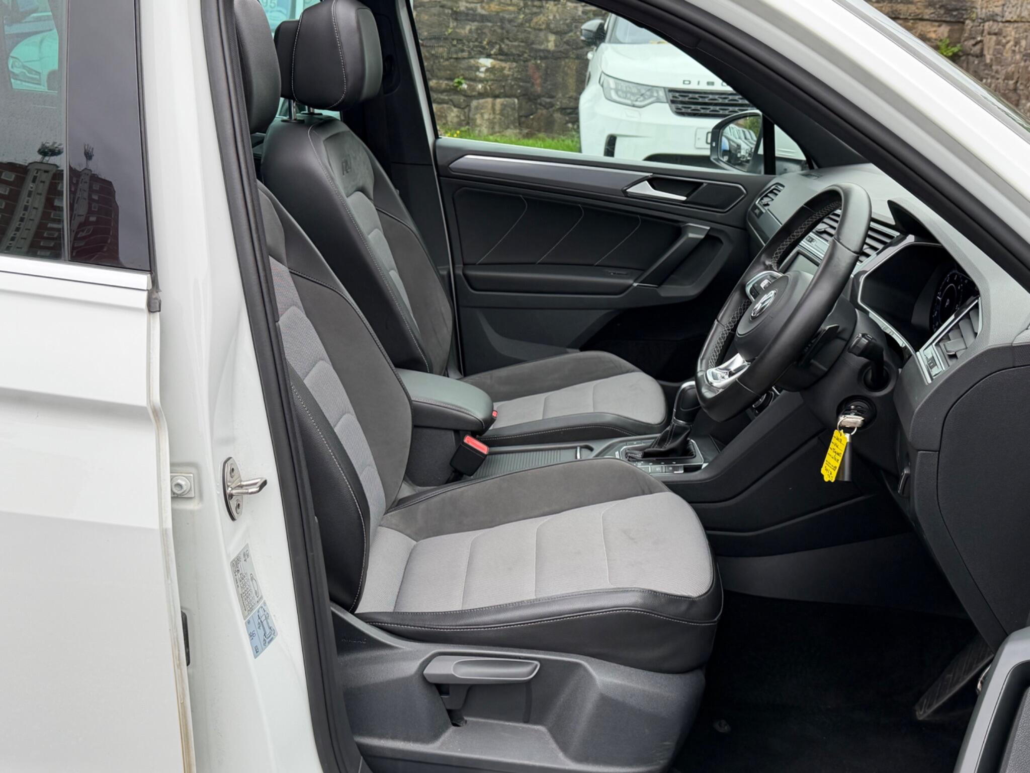 Volkswagen Tiguan view 16