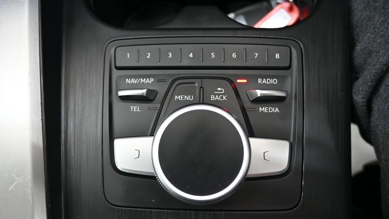 Audi S4 view 36