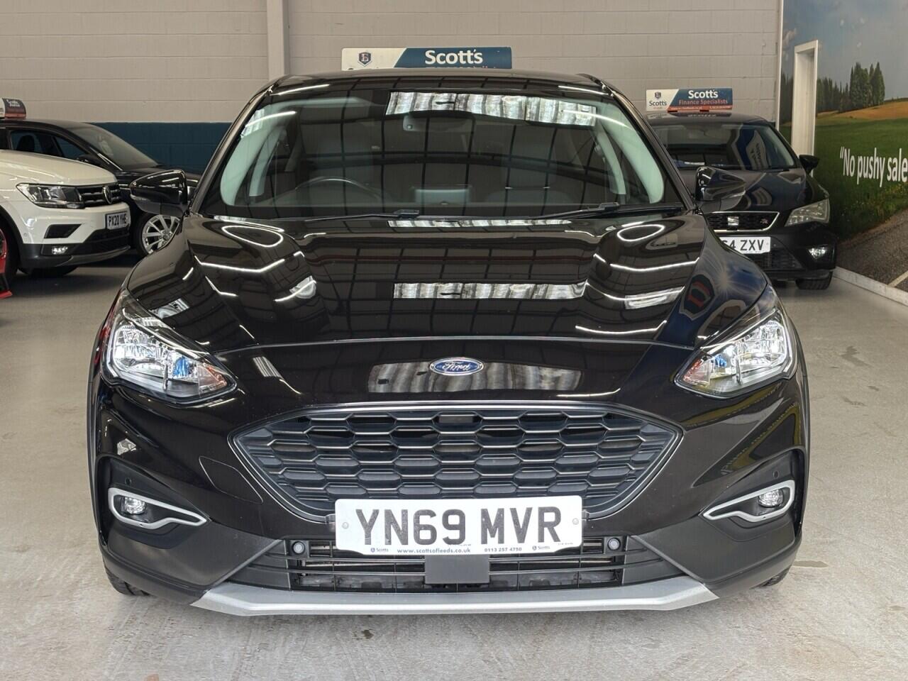 Ford Focus view 2