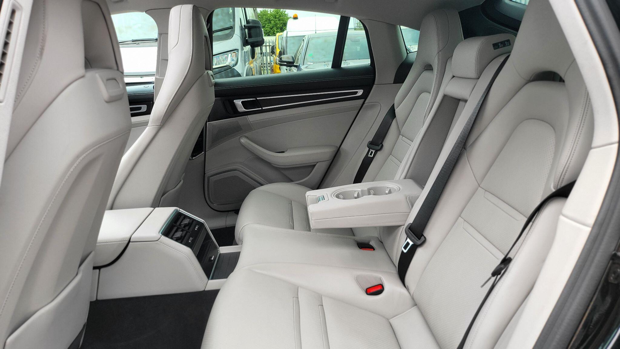 Porsche Panamera view 19