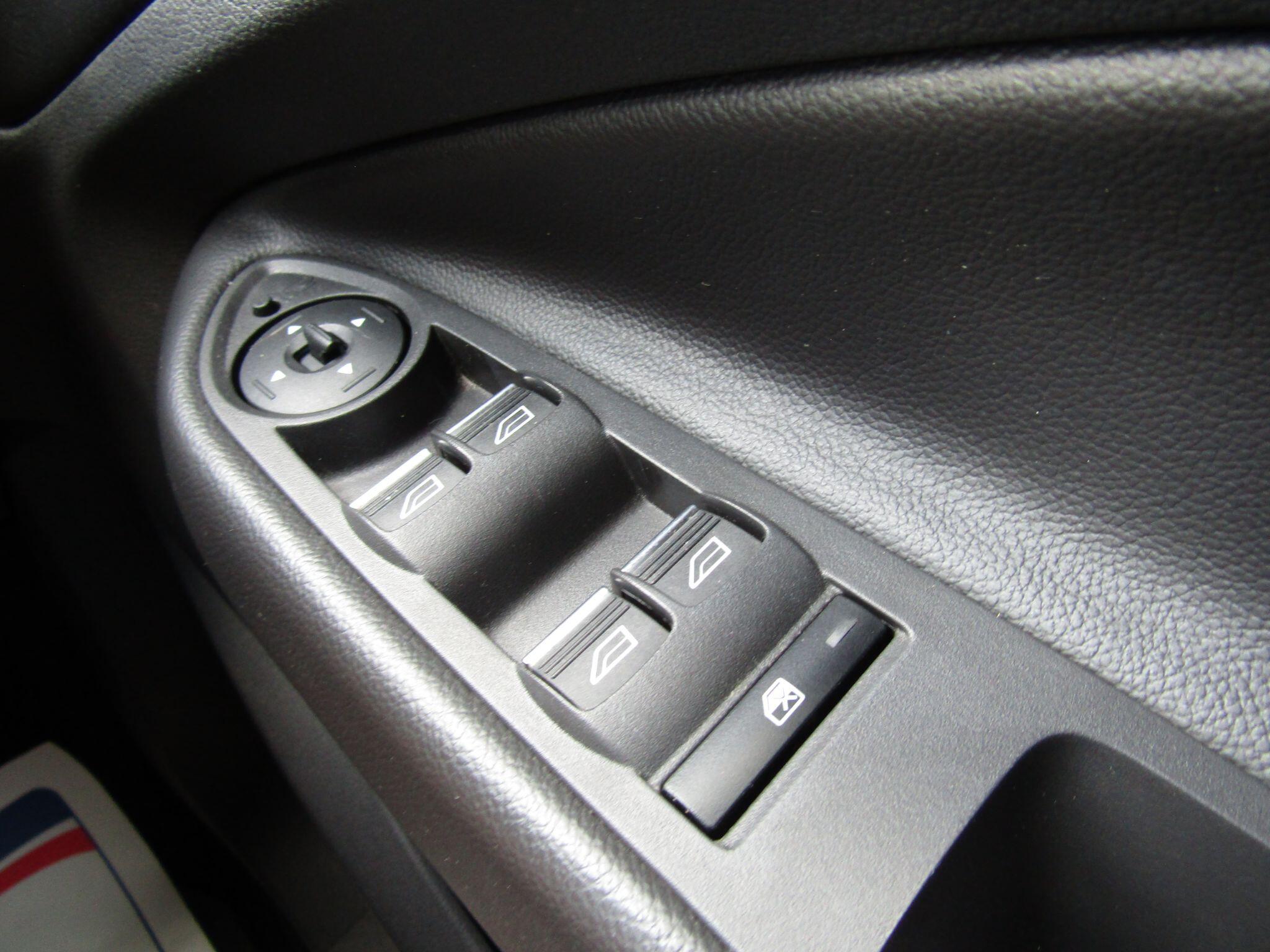 Ford Kuga view 28