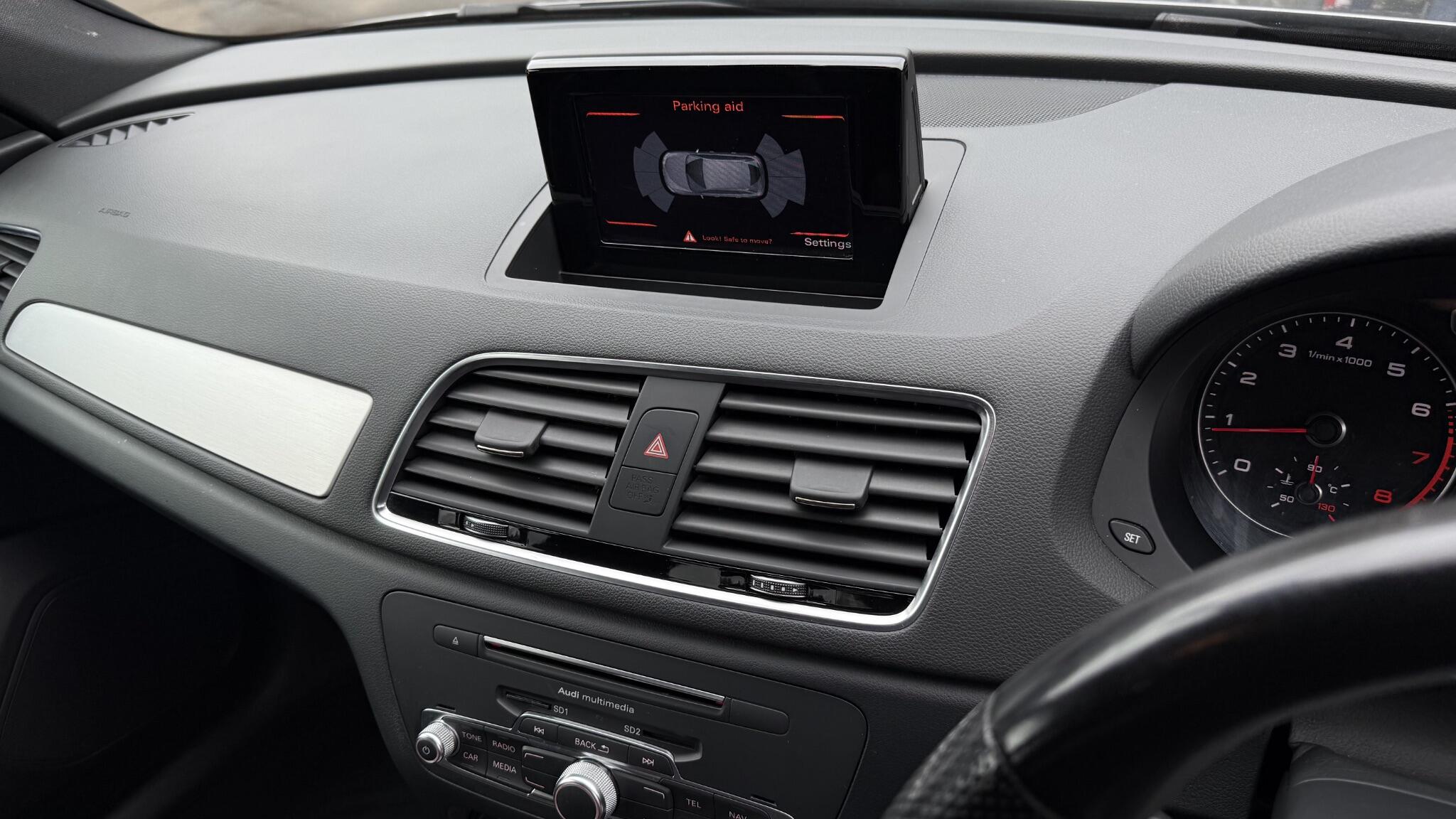 Audi Q3 view 26