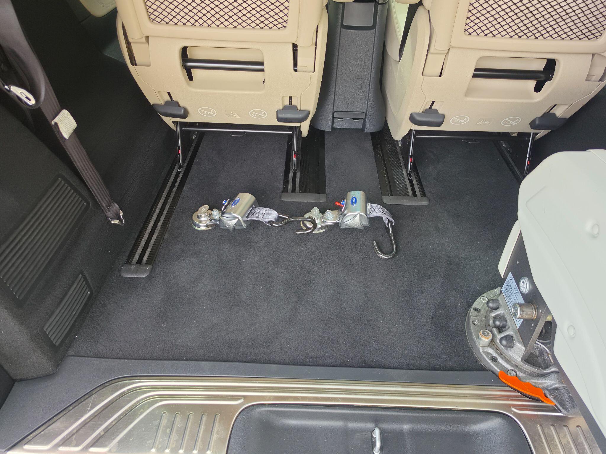 Mercedes-Benz V Class view 13