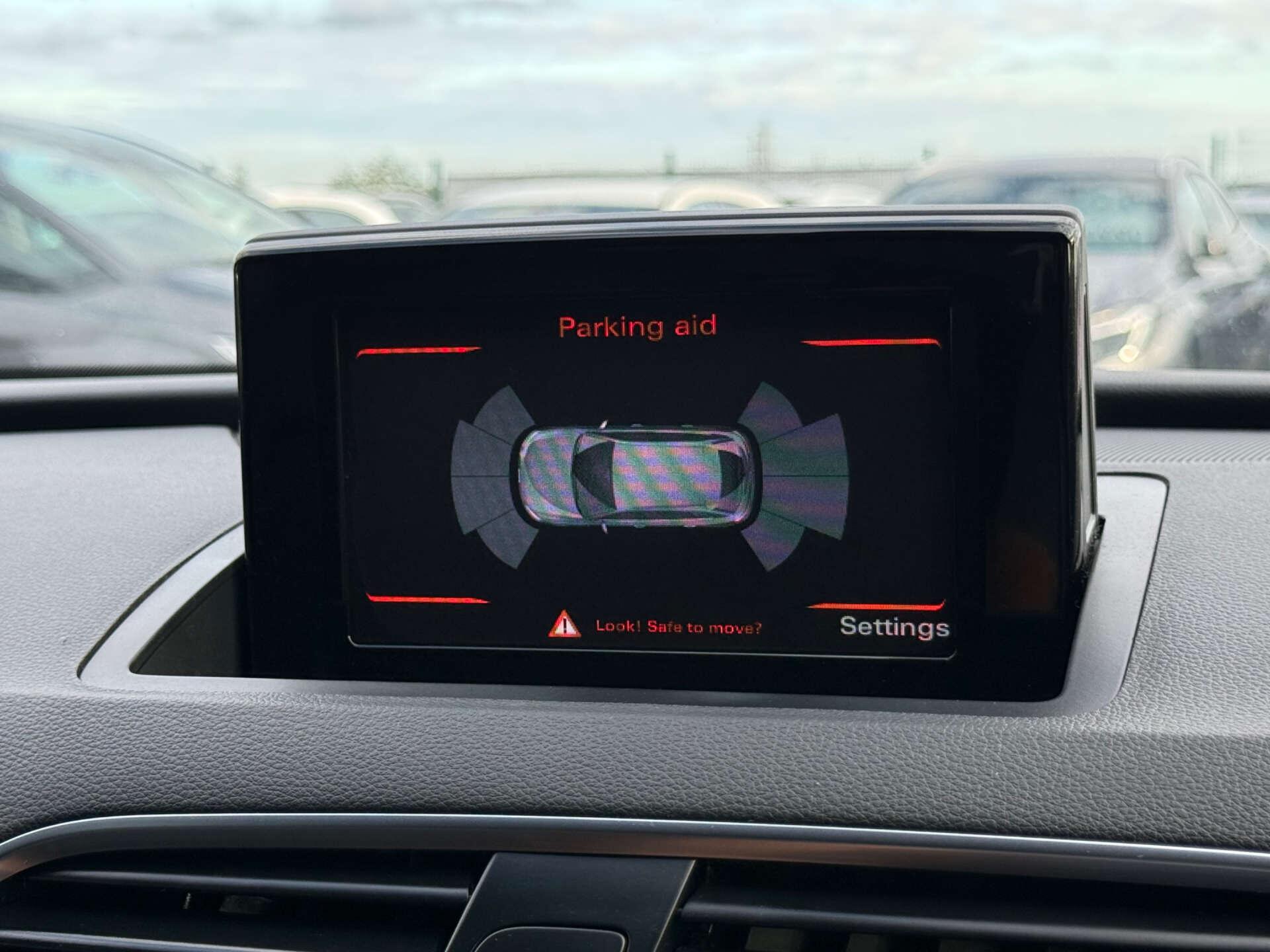 Audi Q3 view 59