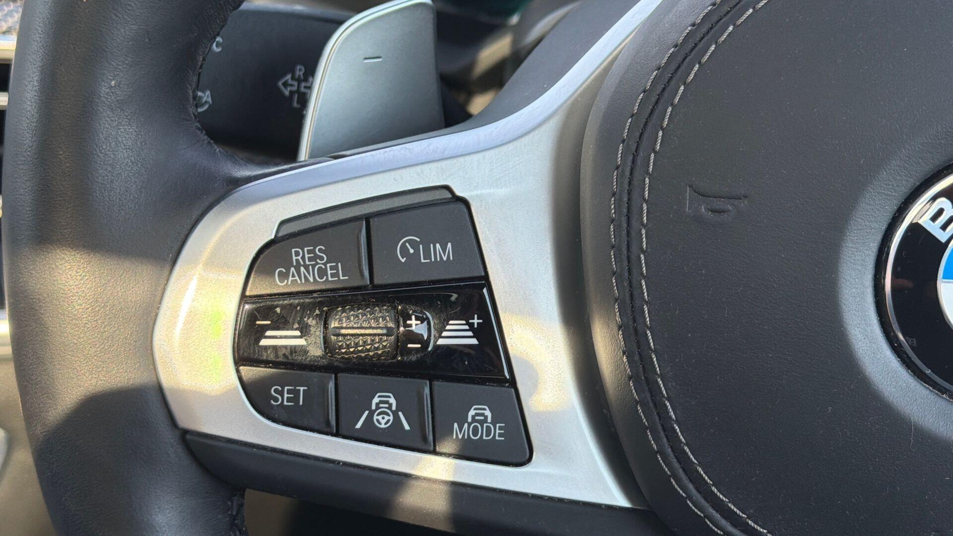 BMW X6 view 17