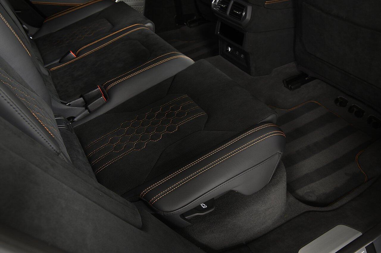 Lamborghini Urus view 31